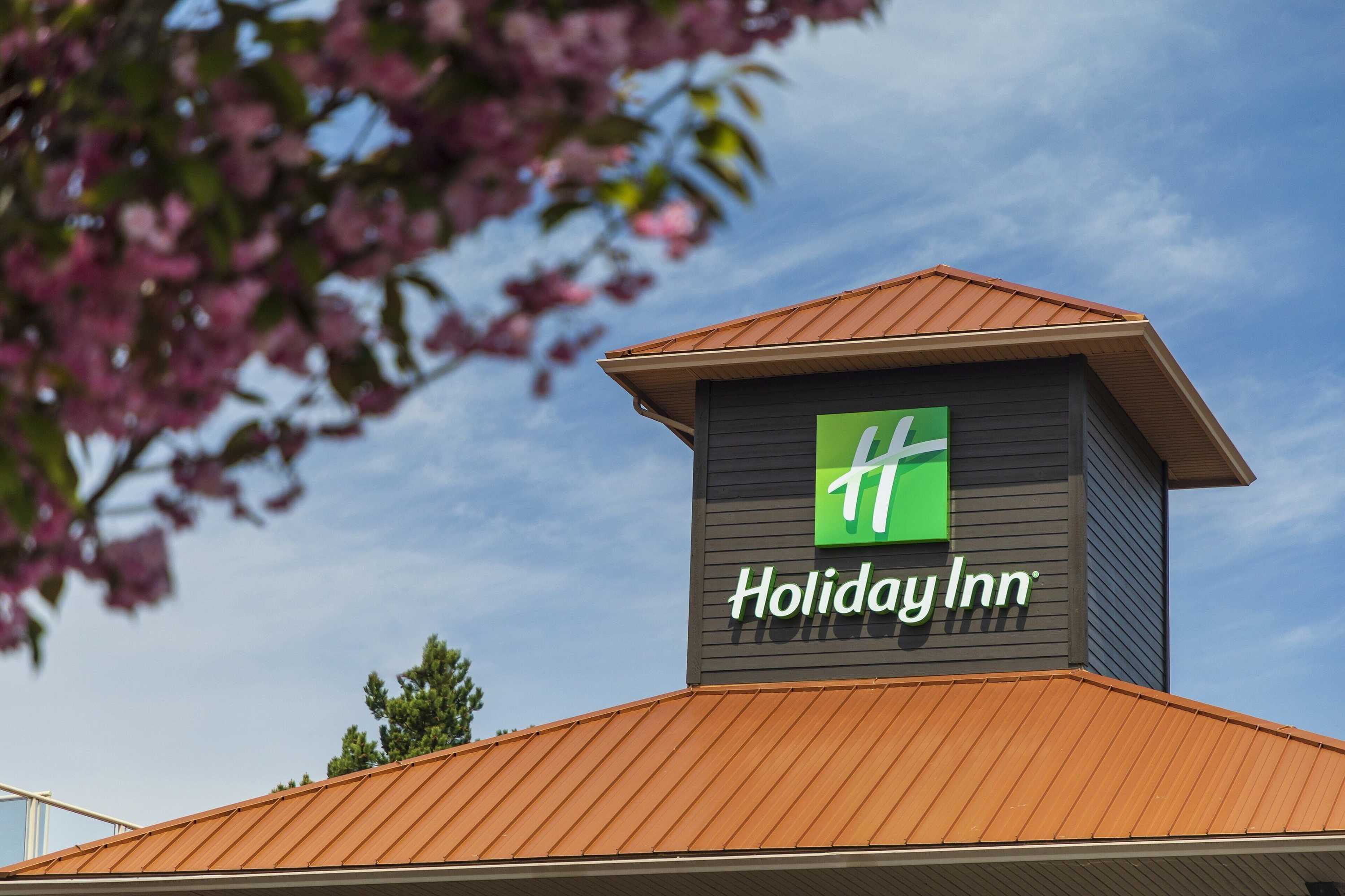 Gift card for Holiday Inn Victoria Elk Lake by Ihg Gift card for Holiday Inn Victoria Elk Lake by Ihg
