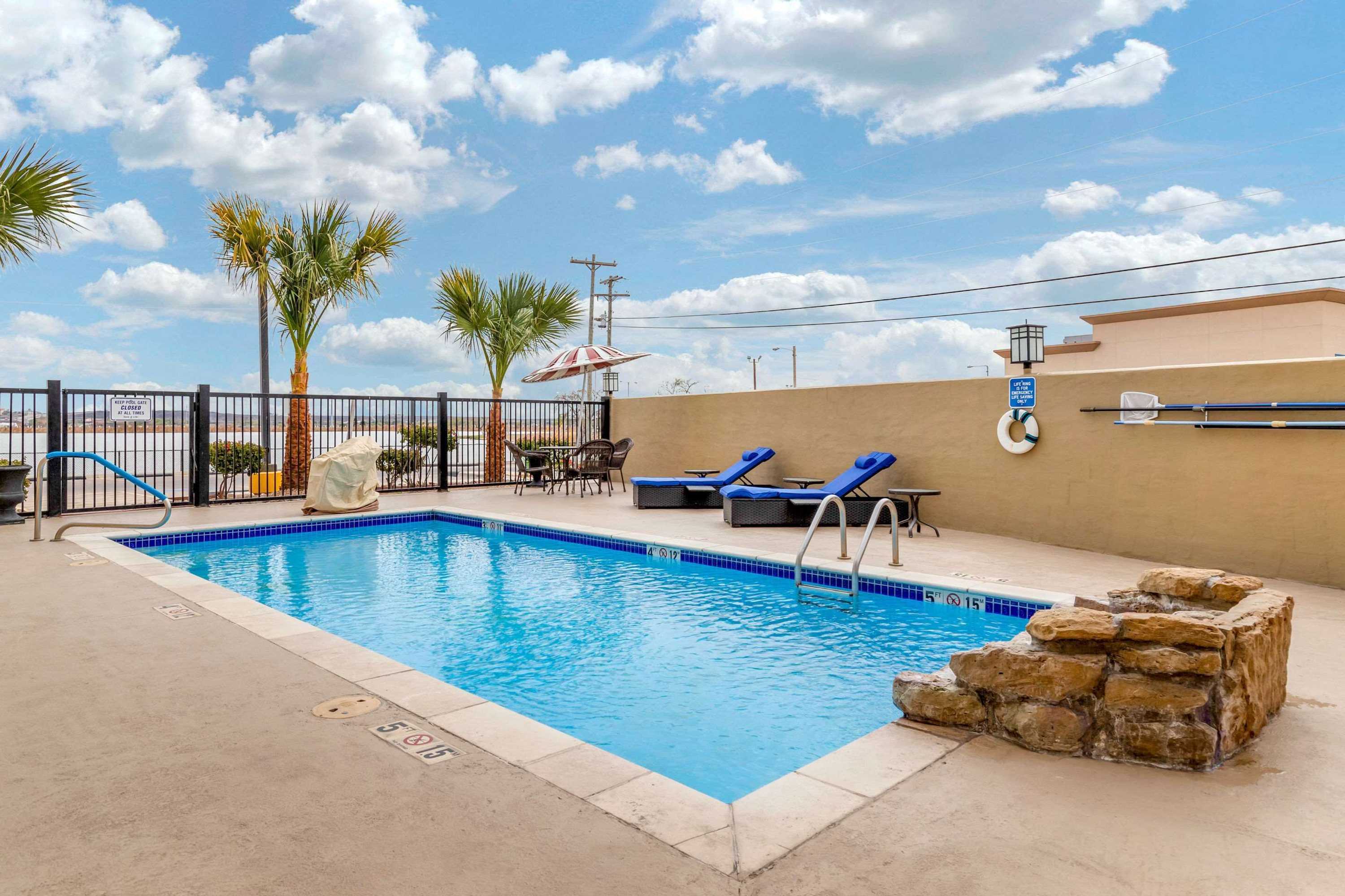 Gift card for Comfort Inn & Suites Lakeside Gift card for Comfort Inn & Suites Lakeside