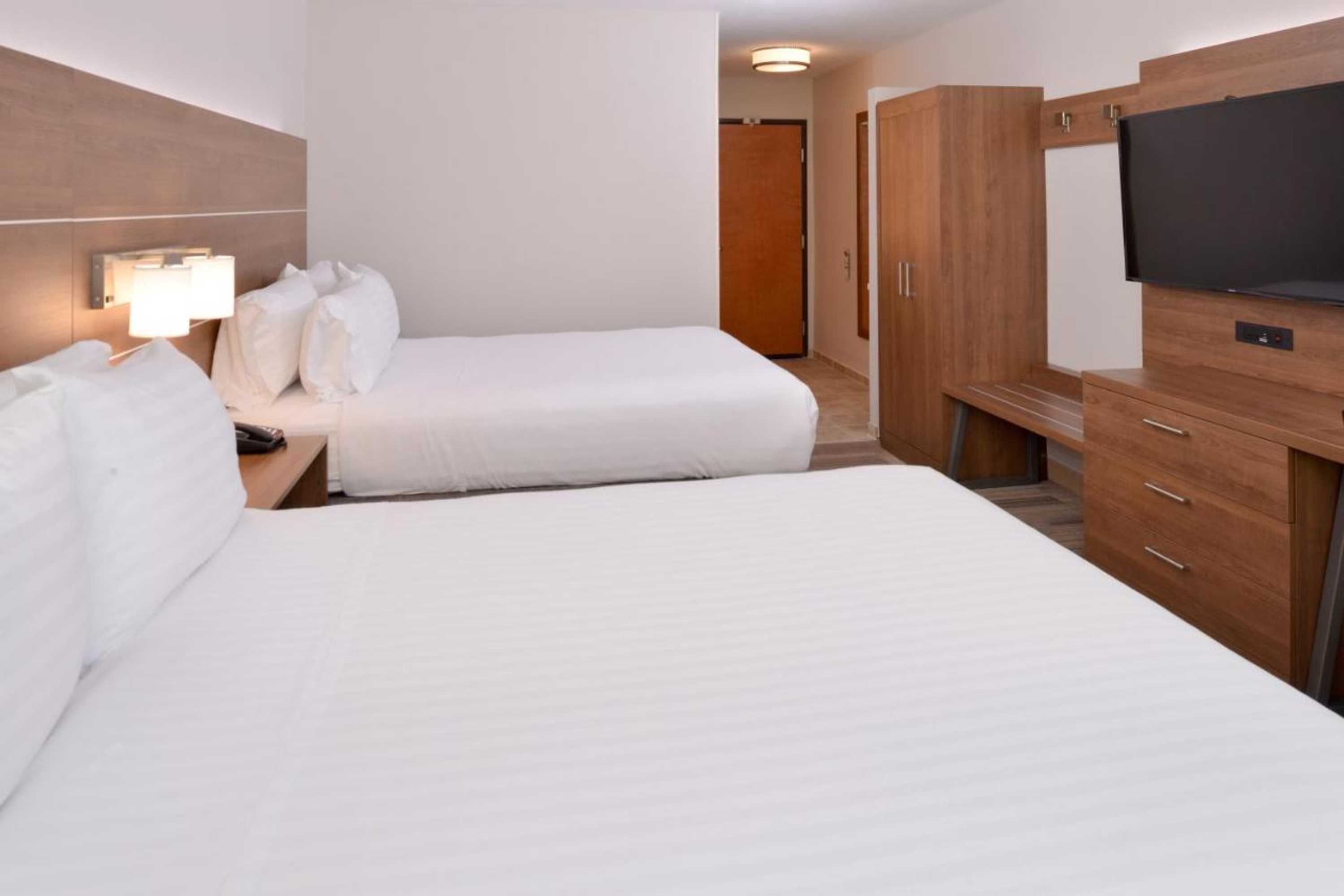 Gift card for Holiday Inn Express & Suites Parkersburg-Mineral Wells by Ihg Gift card for Holiday Inn Express & Suites Parkersburg-Mineral Wells by Ihg