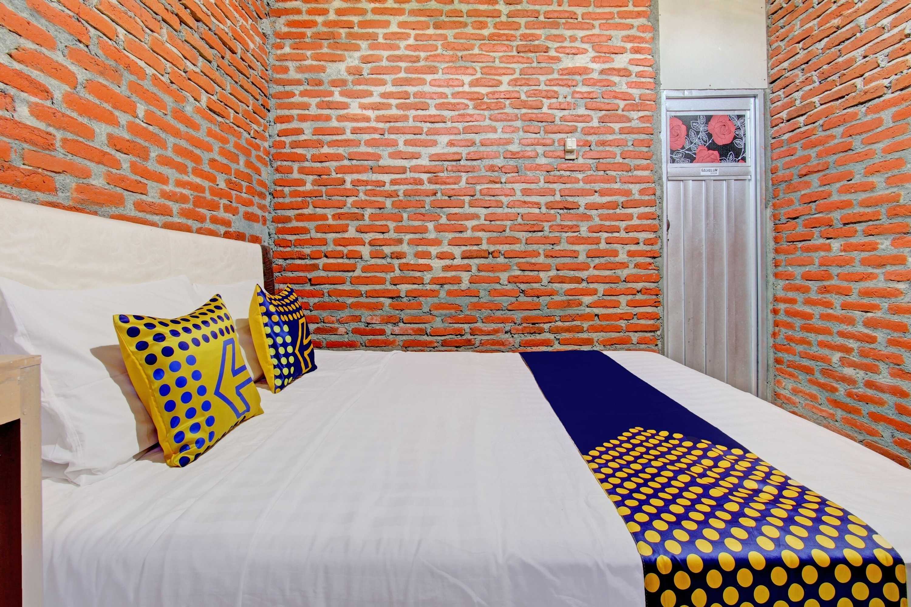 Gift card for Oyo Life 93010 Omah Bareng Syariah Sambisari