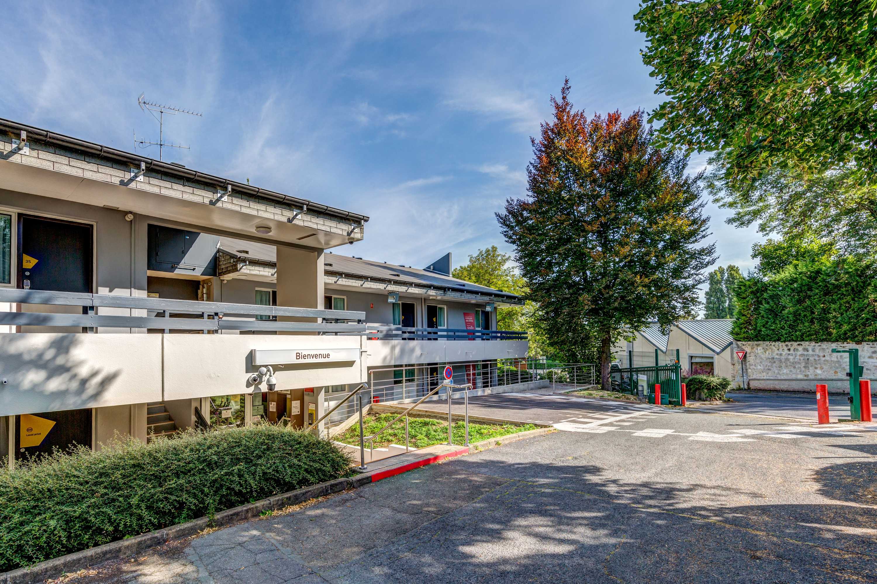 Gift card for B&b Hotel Louveciennes Gift card for B&b Hotel Louveciennes
