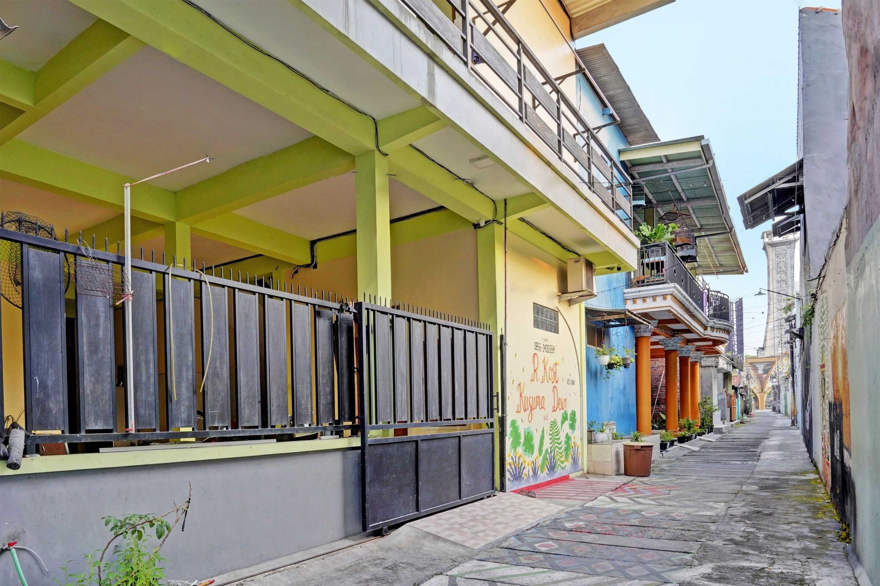 Gift card for Oyo Life 91884 Kost Kusuma Dewi Syariah Gift card for Oyo Life 91884 Kost Kusuma Dewi Syariah
