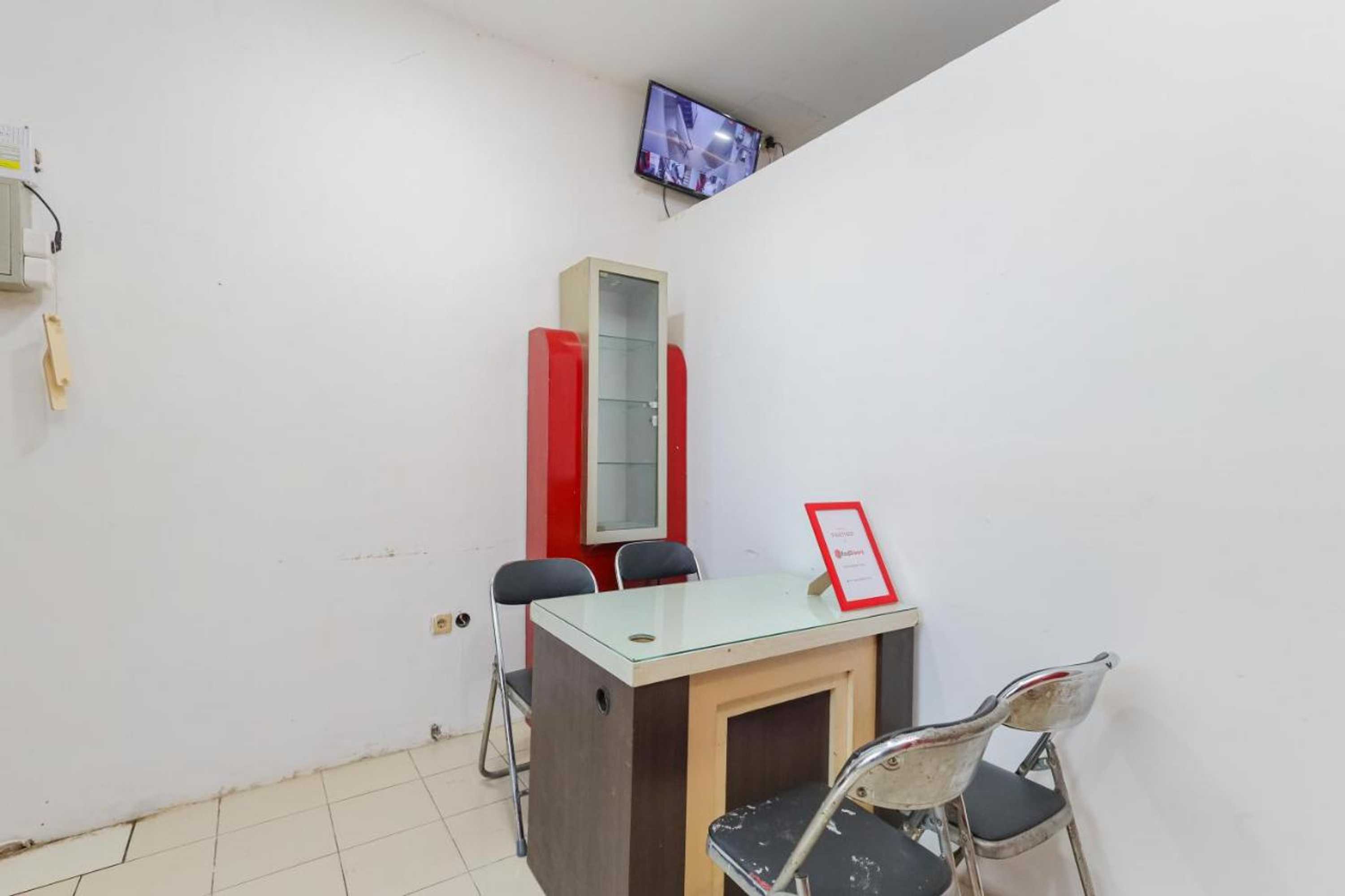 Gift card for Reddoorz Near Pasar Lama Serang