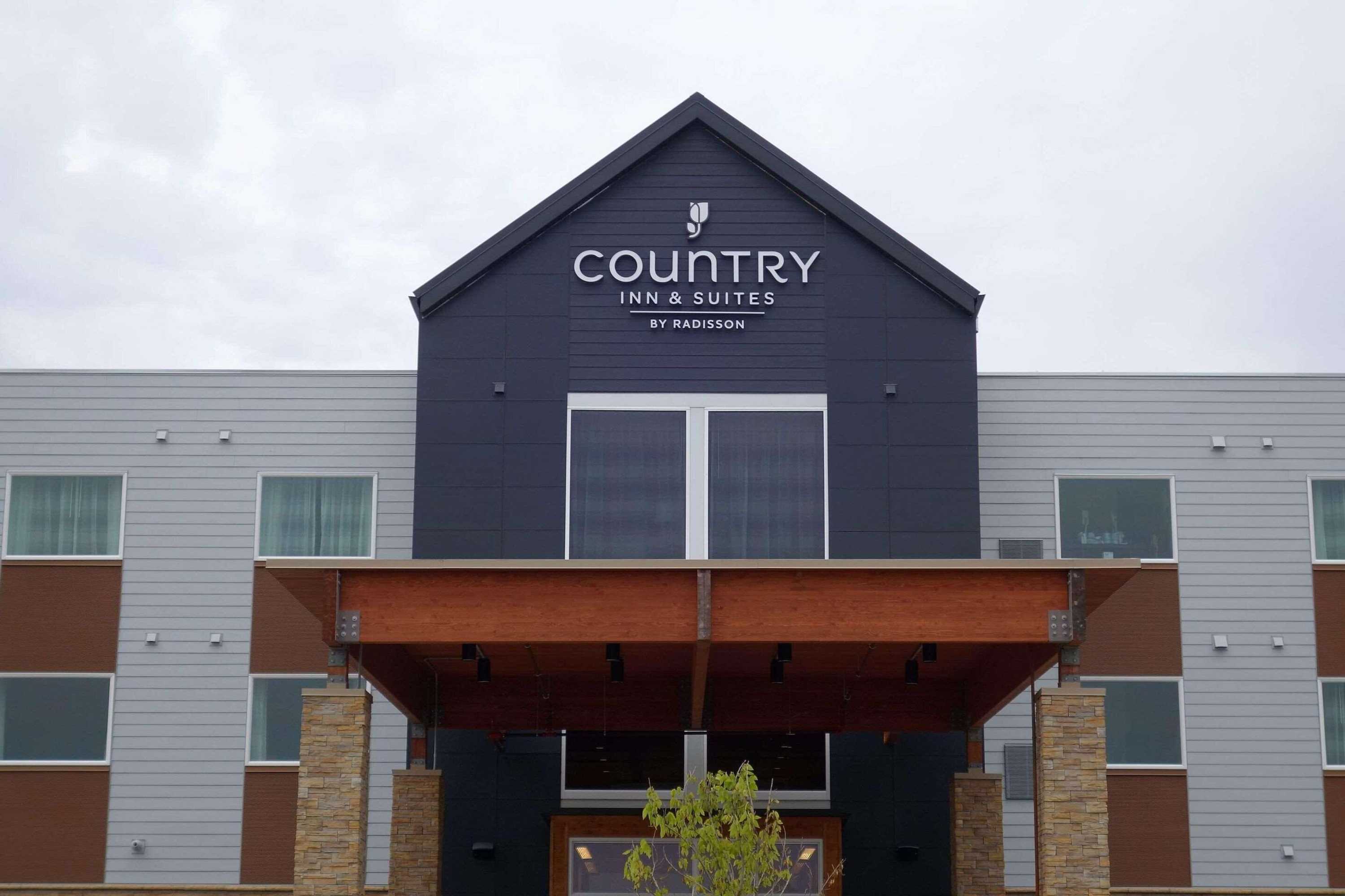 Gift card for Country Inn & Suites by Radisson, Ft. Atkinson, WI Gift card for Country Inn & Suites by Radisson, Ft. Atkinson, WI
