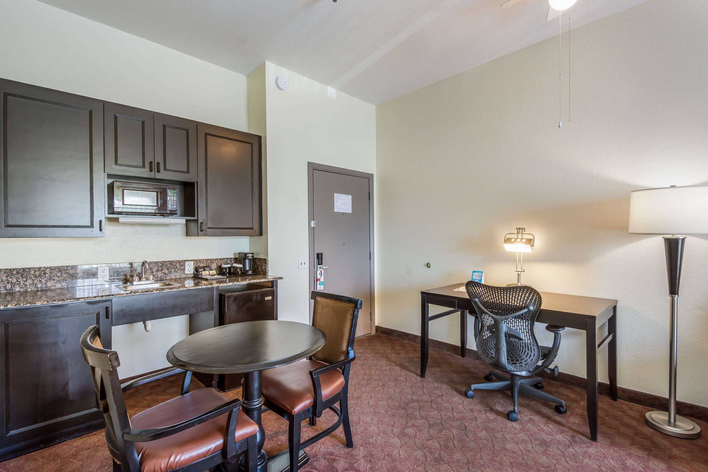 Gift card for Clarion Inn & Suites Central Clearwater Beach Gift card for Clarion Inn & Suites Central Clearwater Beach
