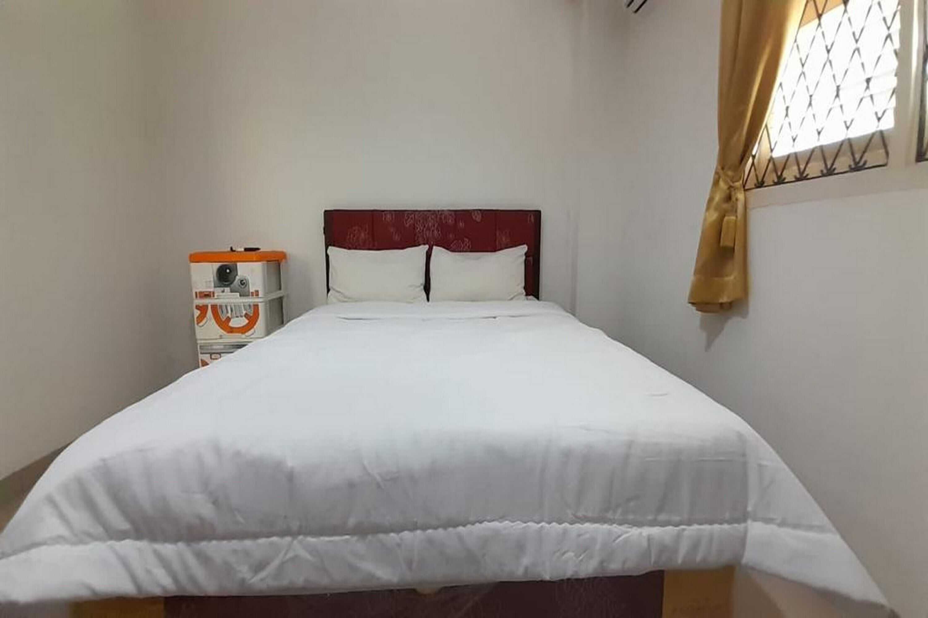 Gift card for Oyo 93502 Homestay Pakmuklis Syariah 2 Near Taman Mini Lhokseumawe