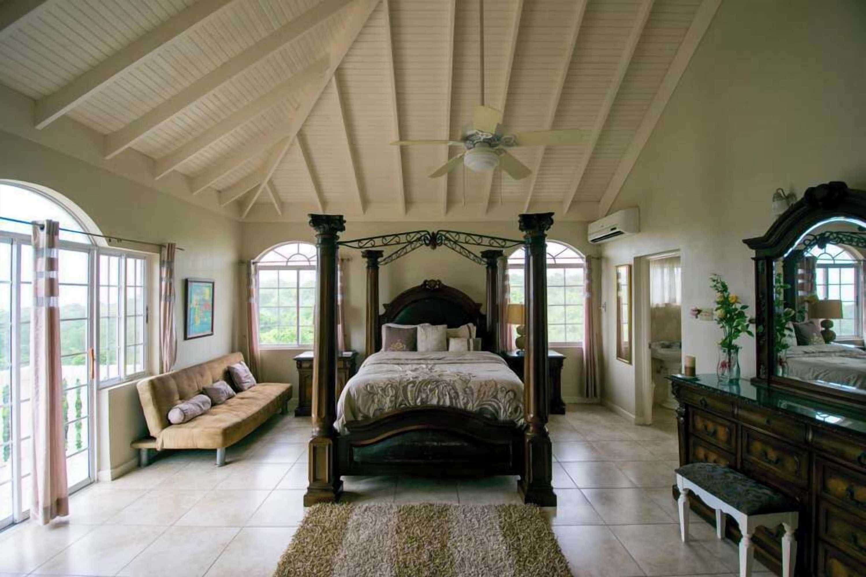 Gift card for Retreat Guesthouse Luxury Suites Gift card for Retreat Guesthouse Luxury Suites