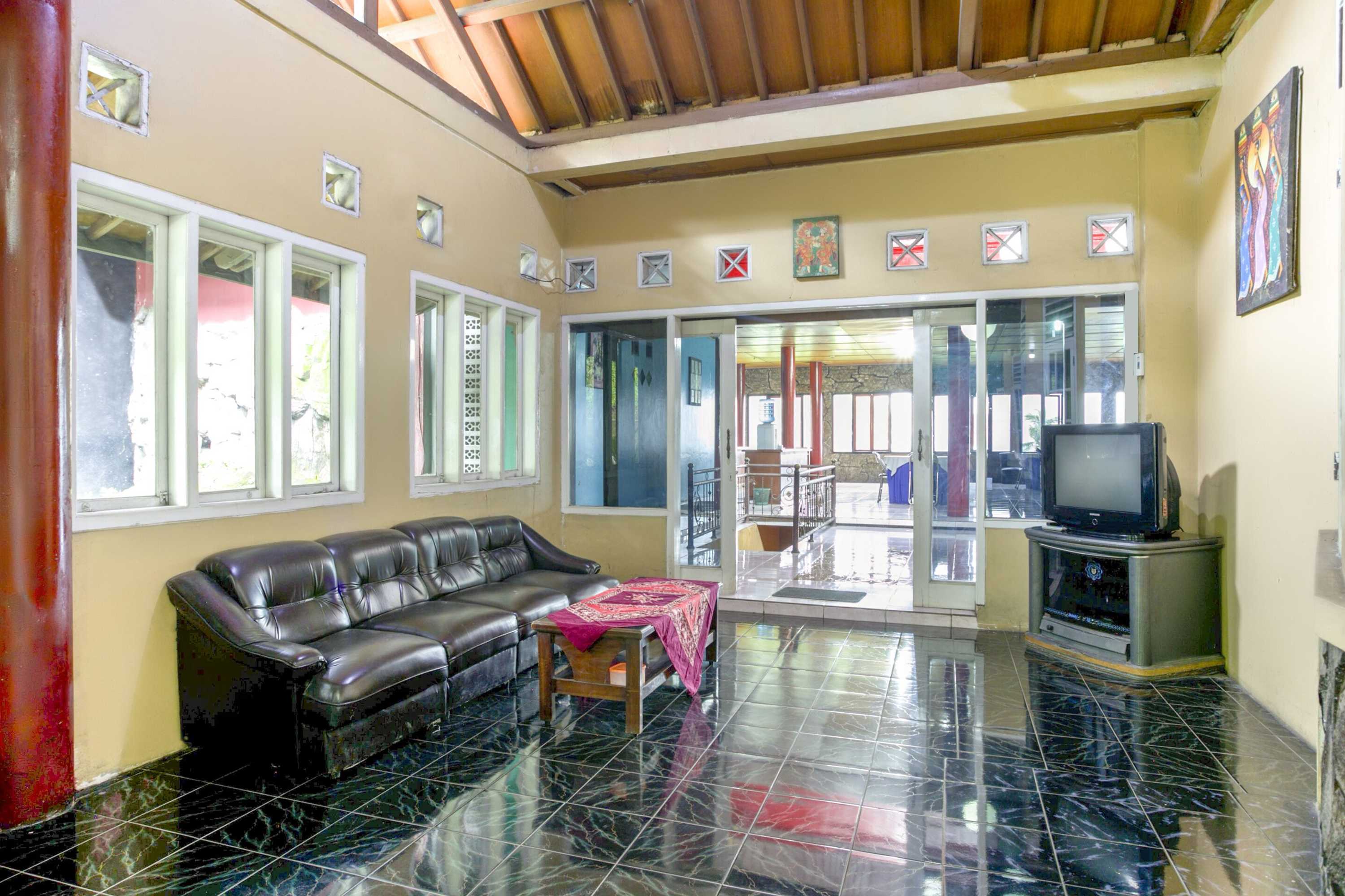 Gift card for Spot ON 2584 Hotel Karya Nunggal Asri Gift card for Spot ON 2584 Hotel Karya Nunggal Asri