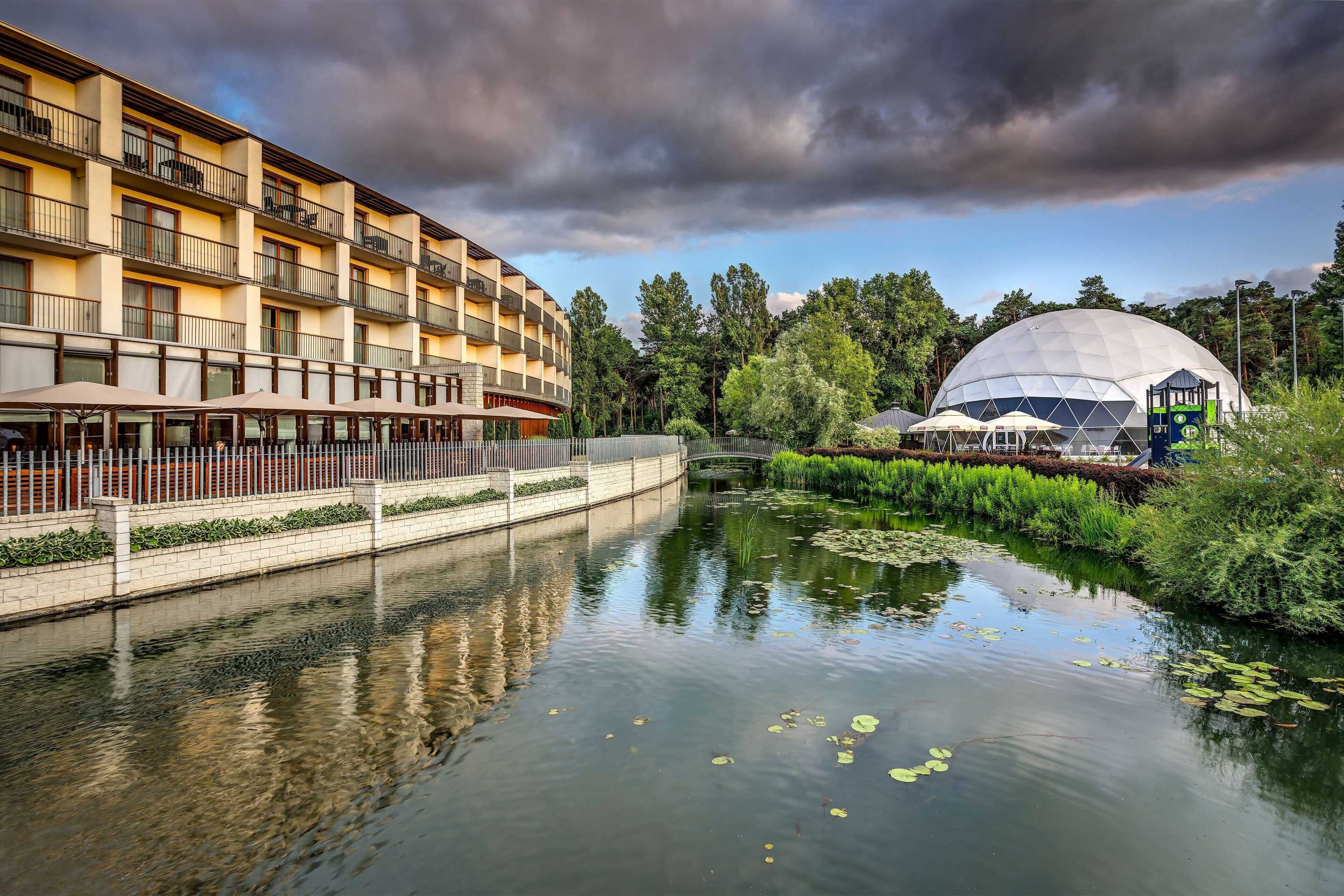 Gift card for Holiday Inn Resort Warszawa Józefów**** by Ihg Gift card for Holiday Inn Resort Warszawa Józefów**** by Ihg