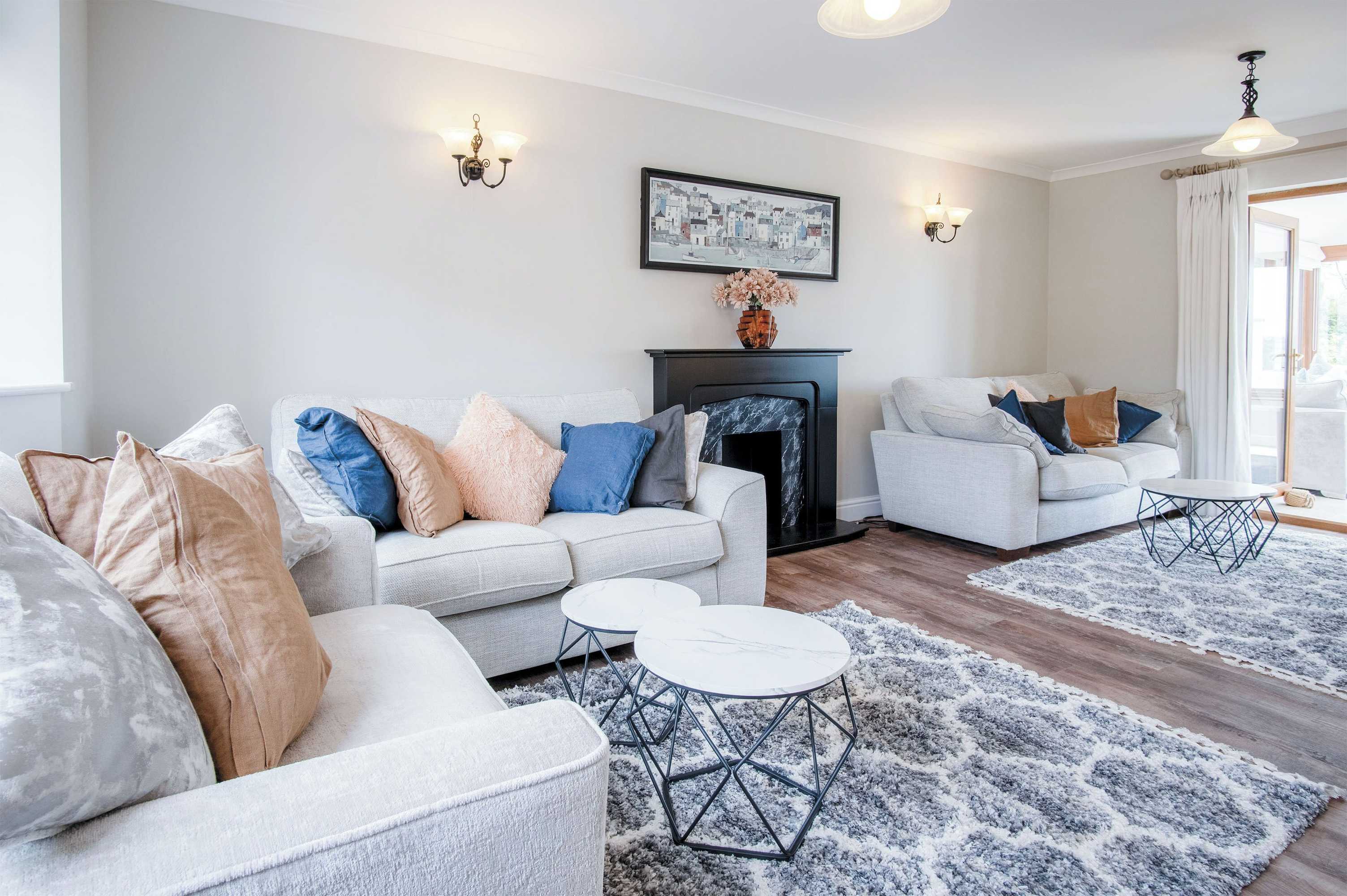 Gift card for Highfield - 5 Bedroom Holiday Home - Pembroke Dock