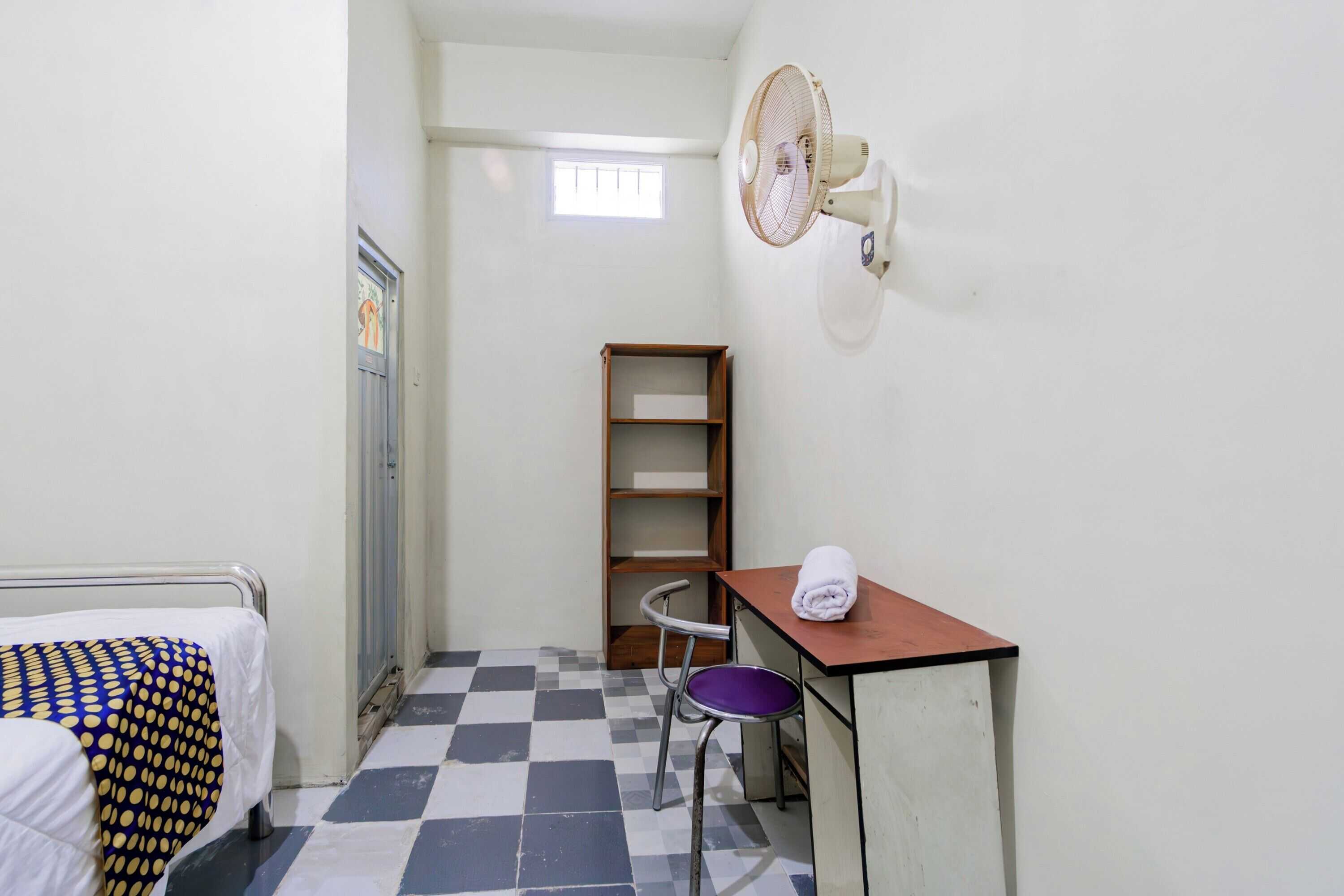 Gift card for Spot ON 93967 Hasna Guest House Syariah