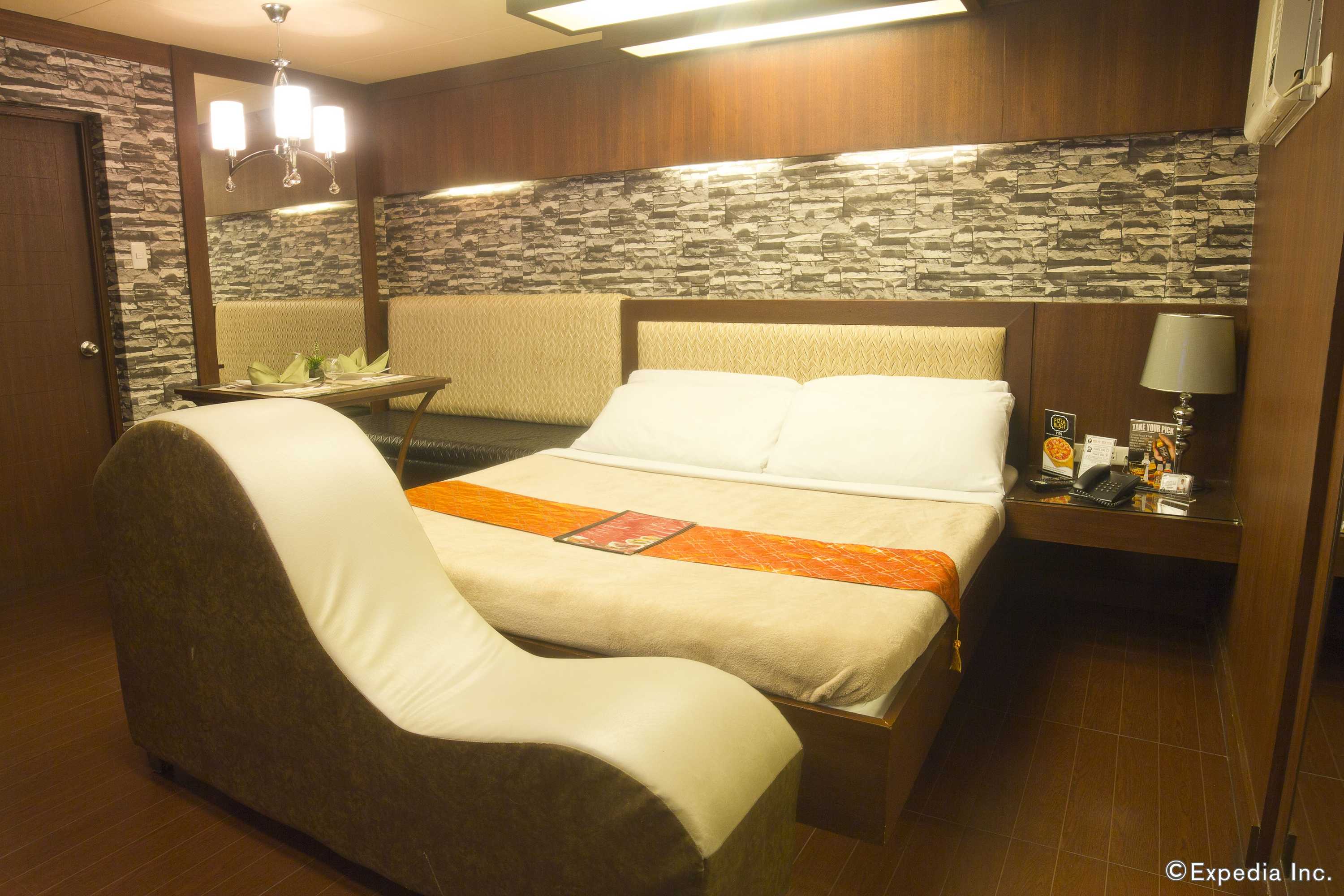 Gift card for Victoria Court Las Piñas Gift card for Victoria Court Las Piñas