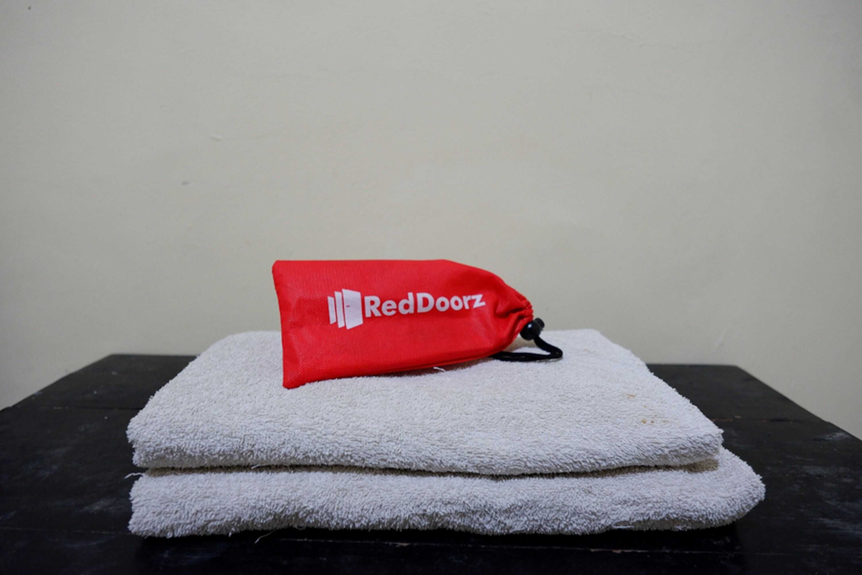 Gift card for Reddoorz Near Gor Wisanggeni