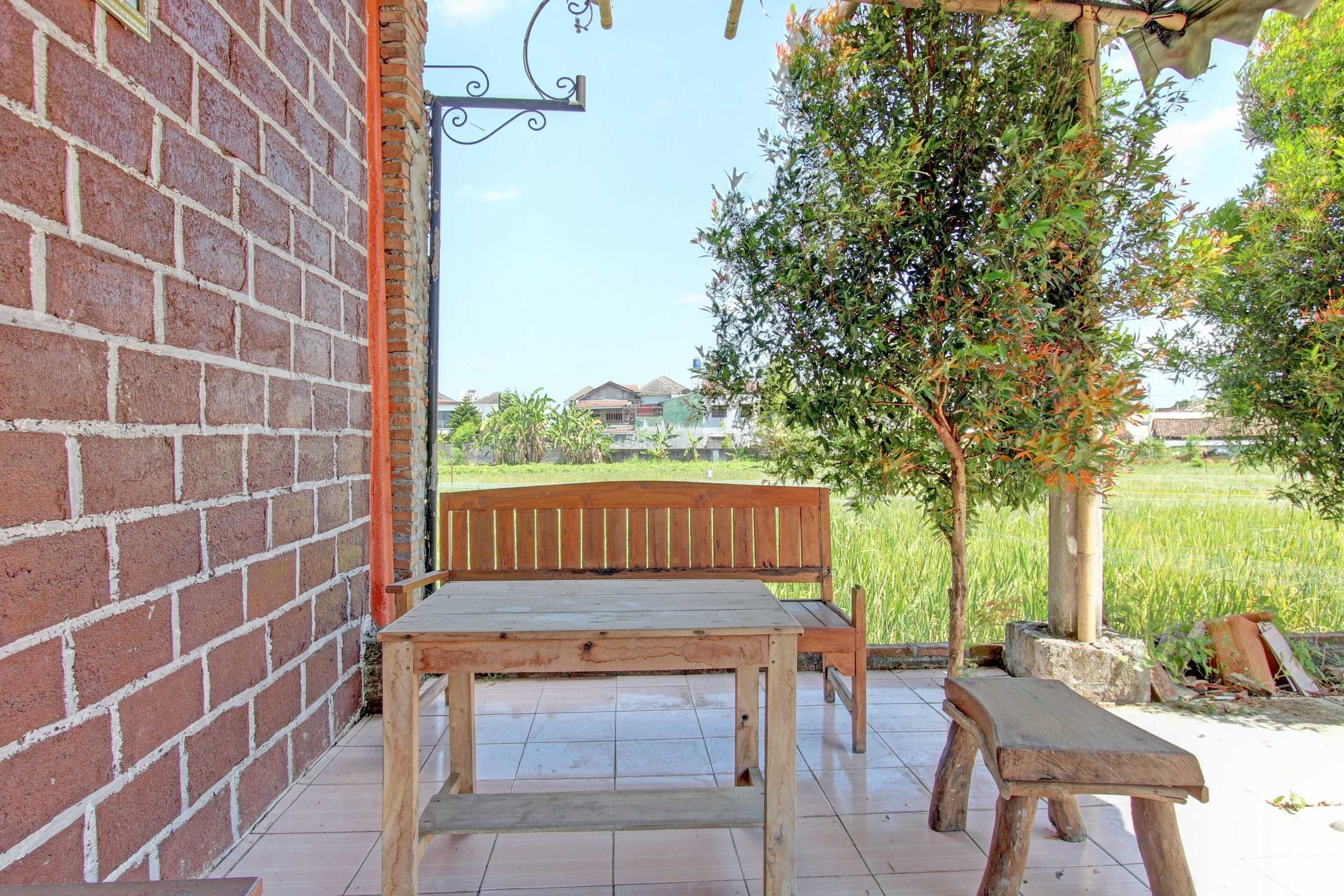 Gift card for Oyo Life 93010 Omah Bareng Syariah Sambisari