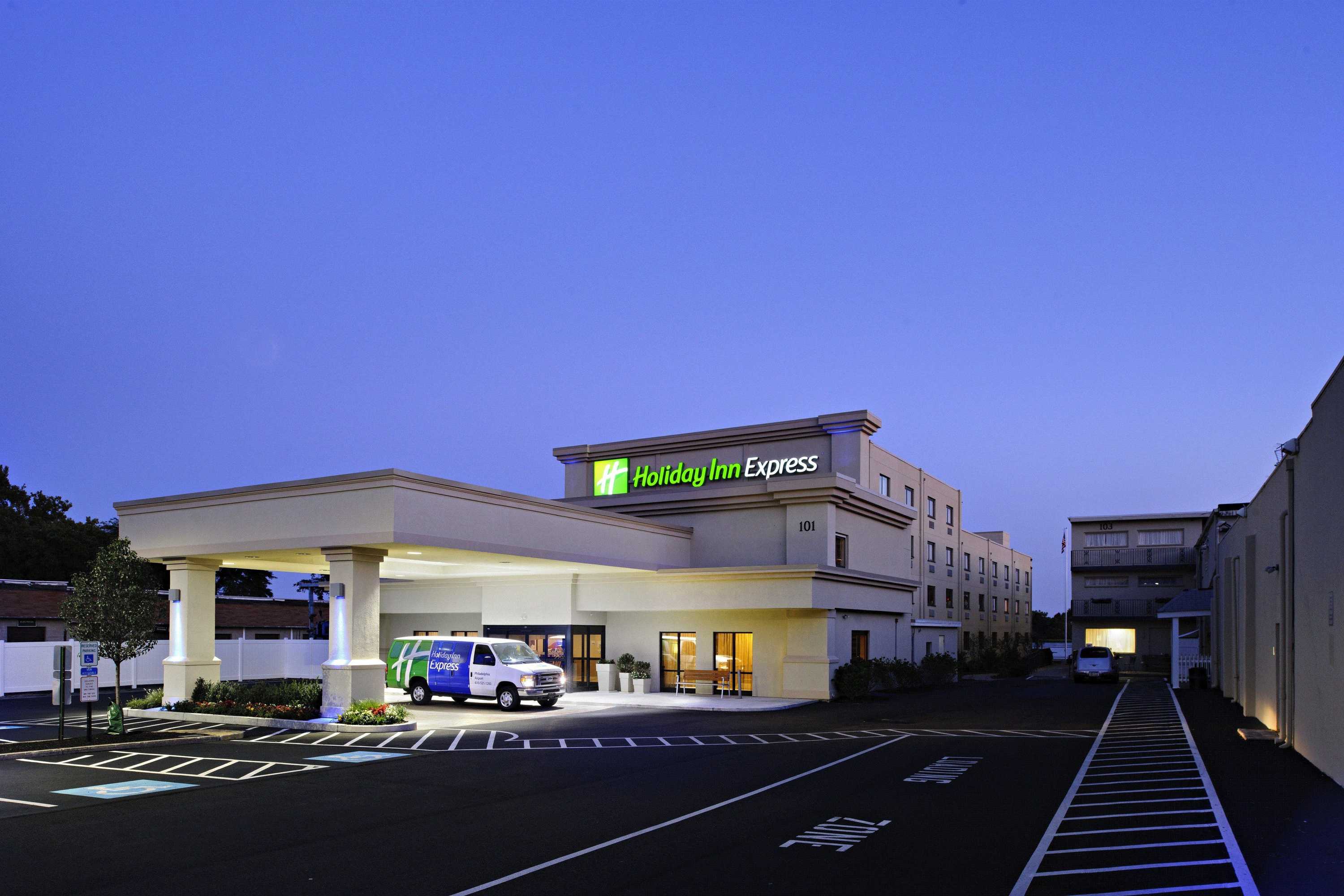 Gift card for Holiday Inn Express Philadelphia Airport by Ihg Gift card for Holiday Inn Express Philadelphia Airport by Ihg