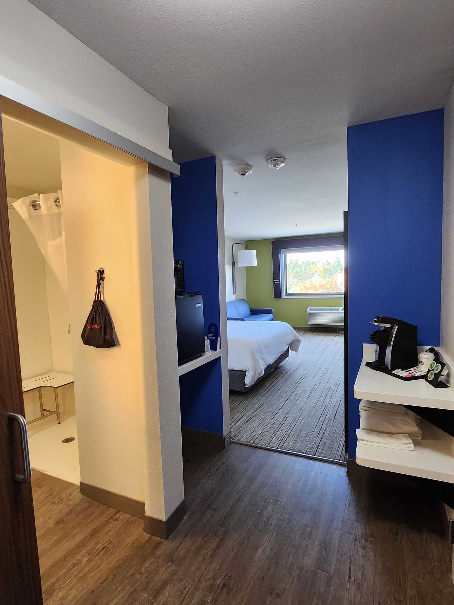 Gift card for Holiday Inn Express & Suites Camas - Vancouver by Ihg