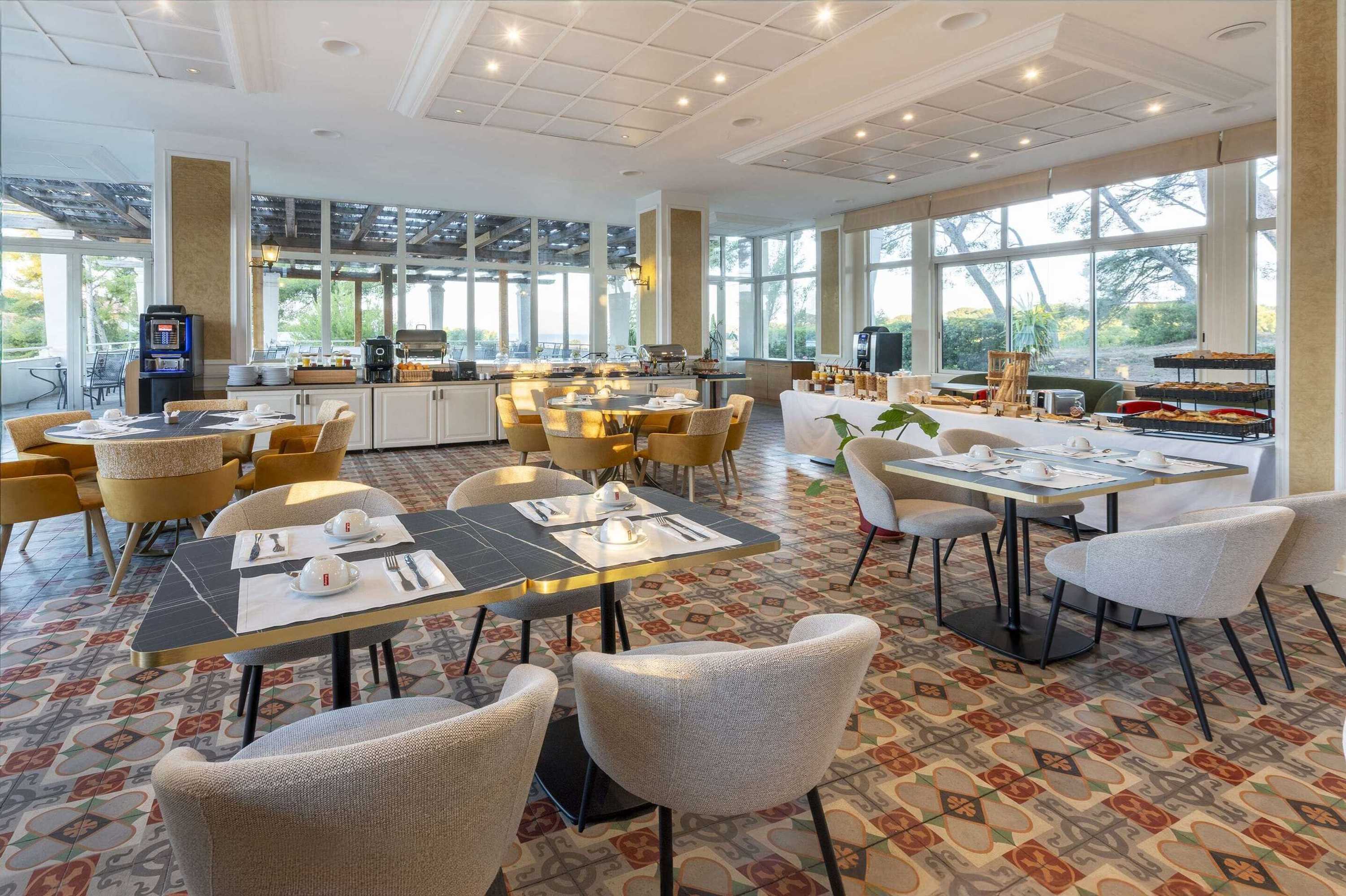 Gift card for Grand Hotel Des Lecques, BW Signature Collection Gift card for Grand Hotel Des Lecques, BW Signature Collection