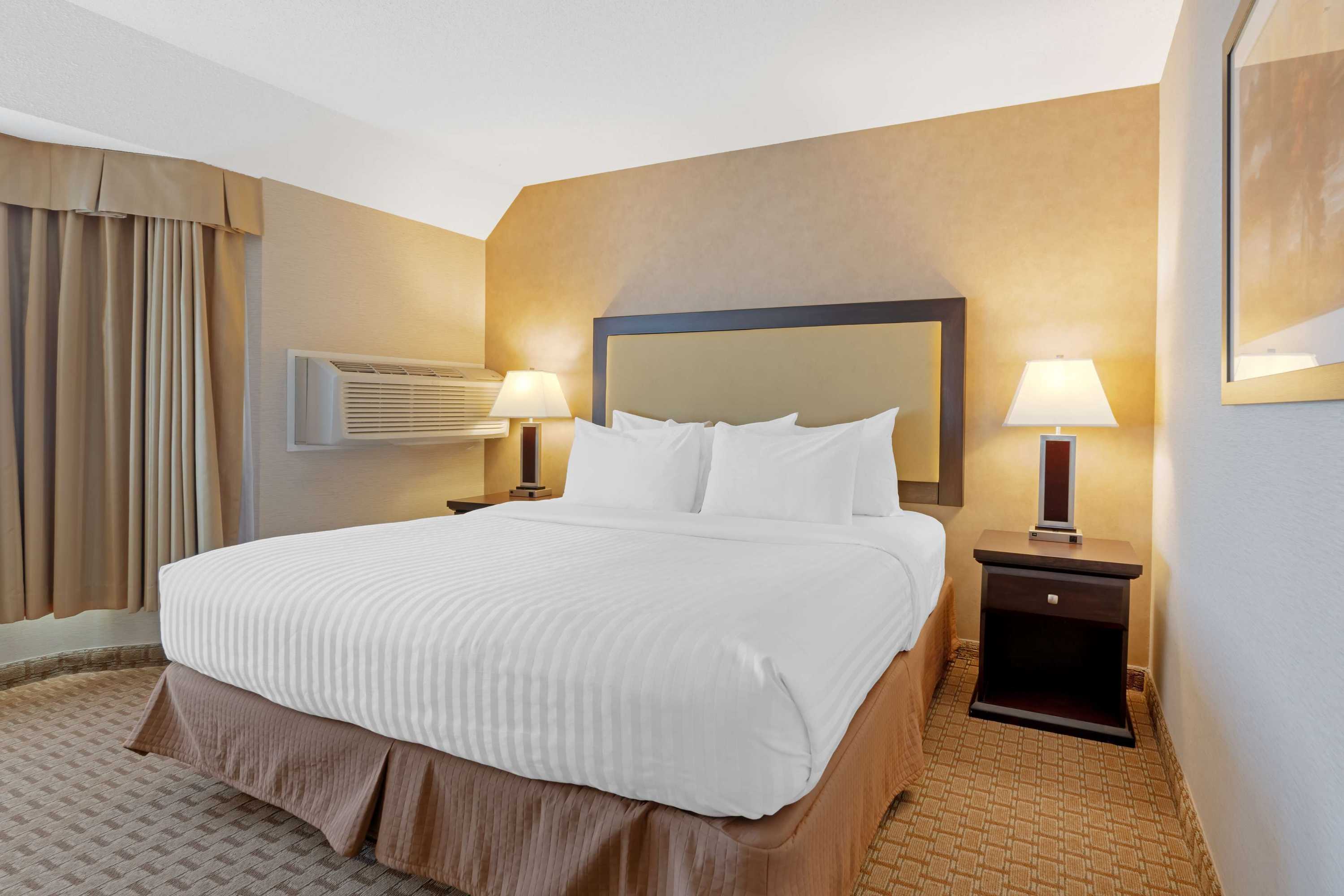 Gift card for Best Western Plus Emerald Isle Hotel Gift card for Best Western Plus Emerald Isle Hotel
