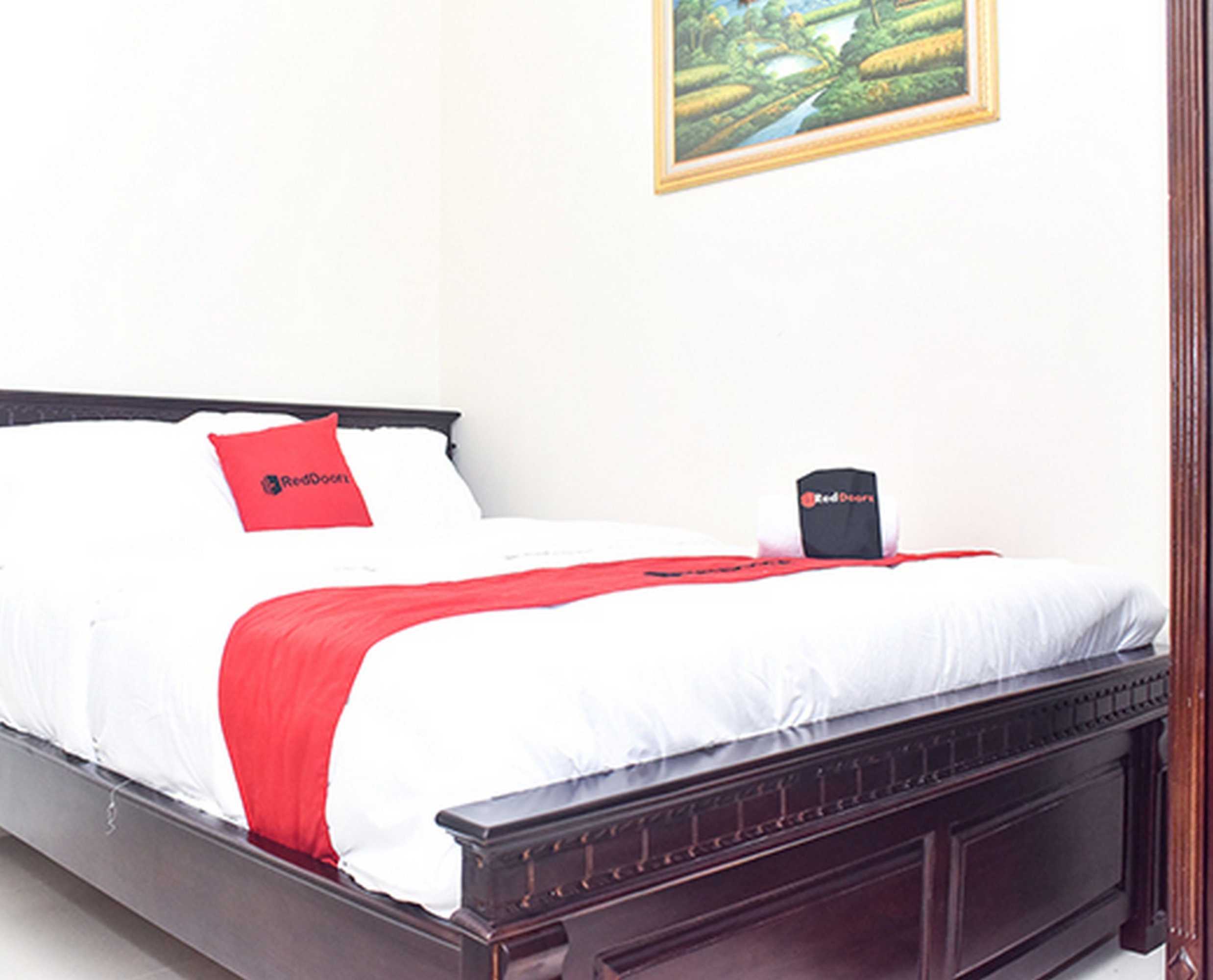 Gift card for Reddoorz Syariah Near Gelora Delta Sidoarjo 2 Gift card for Reddoorz Syariah Near Gelora Delta Sidoarjo 2