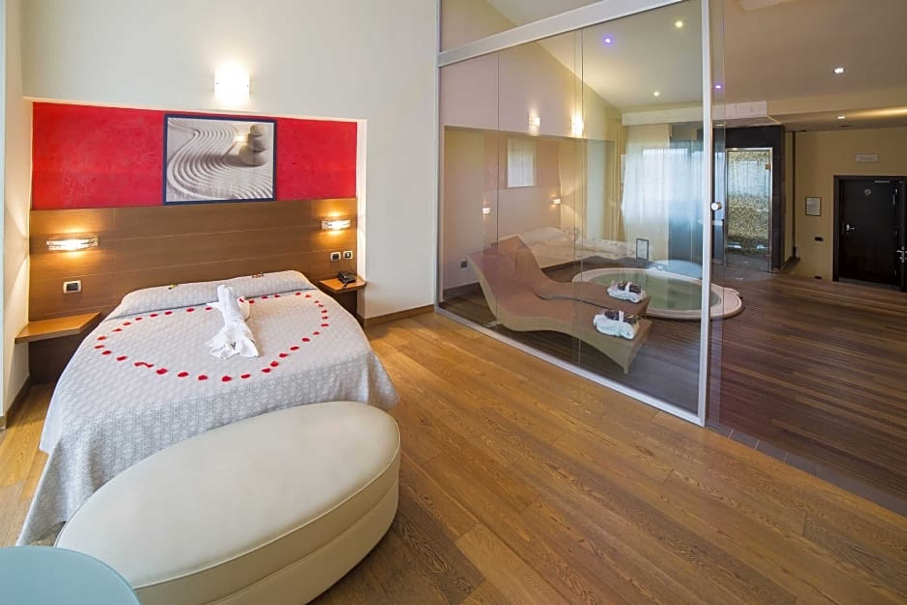 Gift card for Hotel Lovere Resort & Spa Gift card for Hotel Lovere Resort & Spa