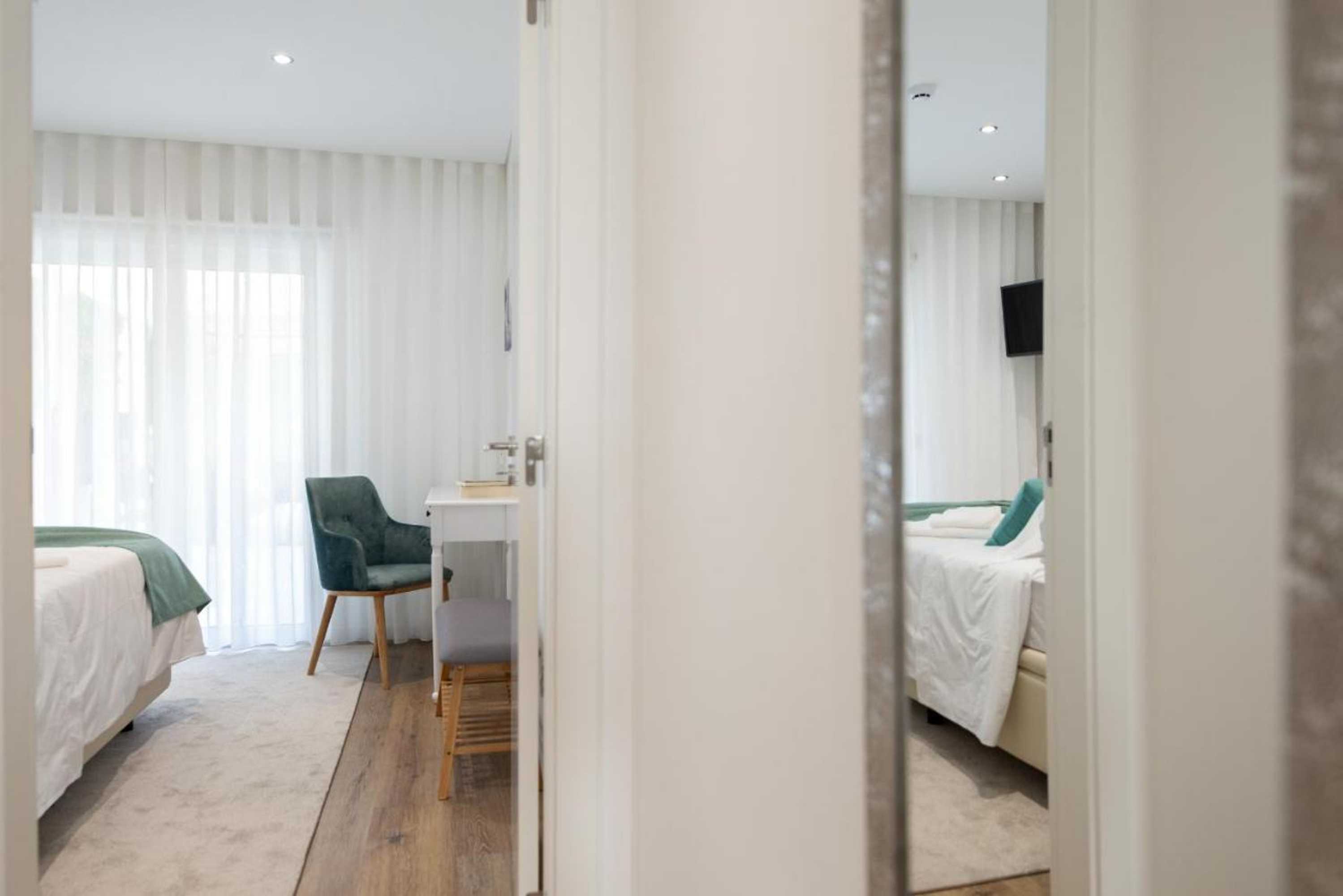 Gift card for 9 Quartos Alojamento