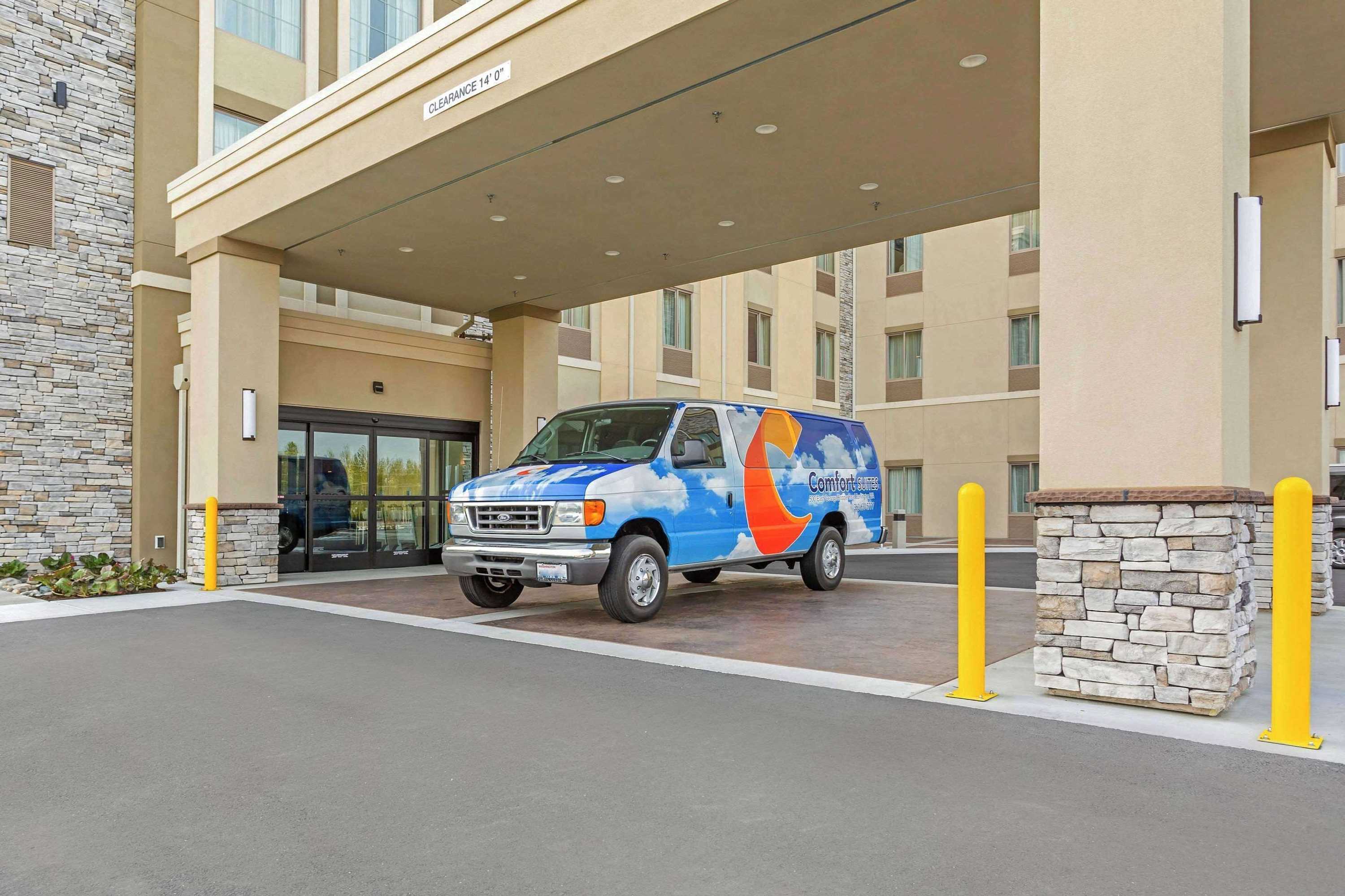 Gift card for Comfort Suites Burlington Near I-5