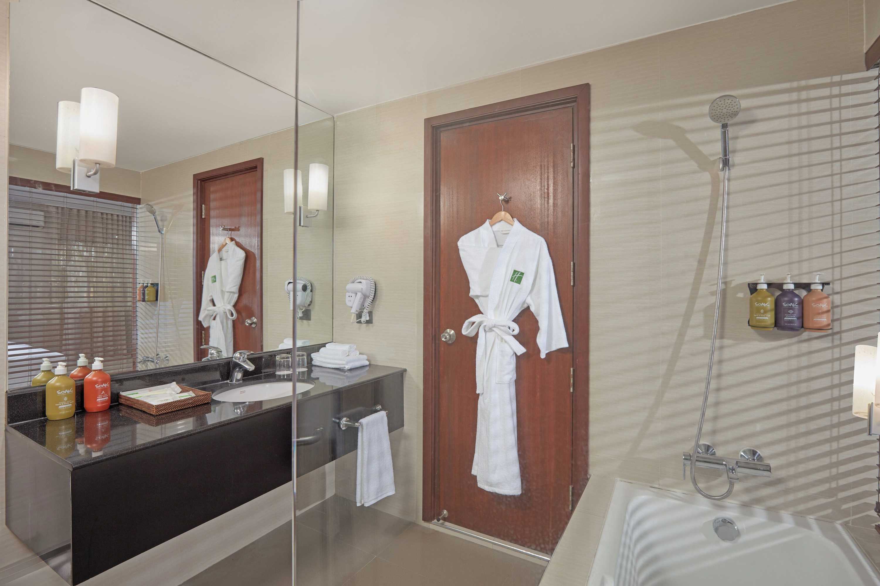 Gift card for Holiday Inn & Suites Batangas Limapark by Ihg Gift card for Holiday Inn & Suites Batangas Limapark by Ihg