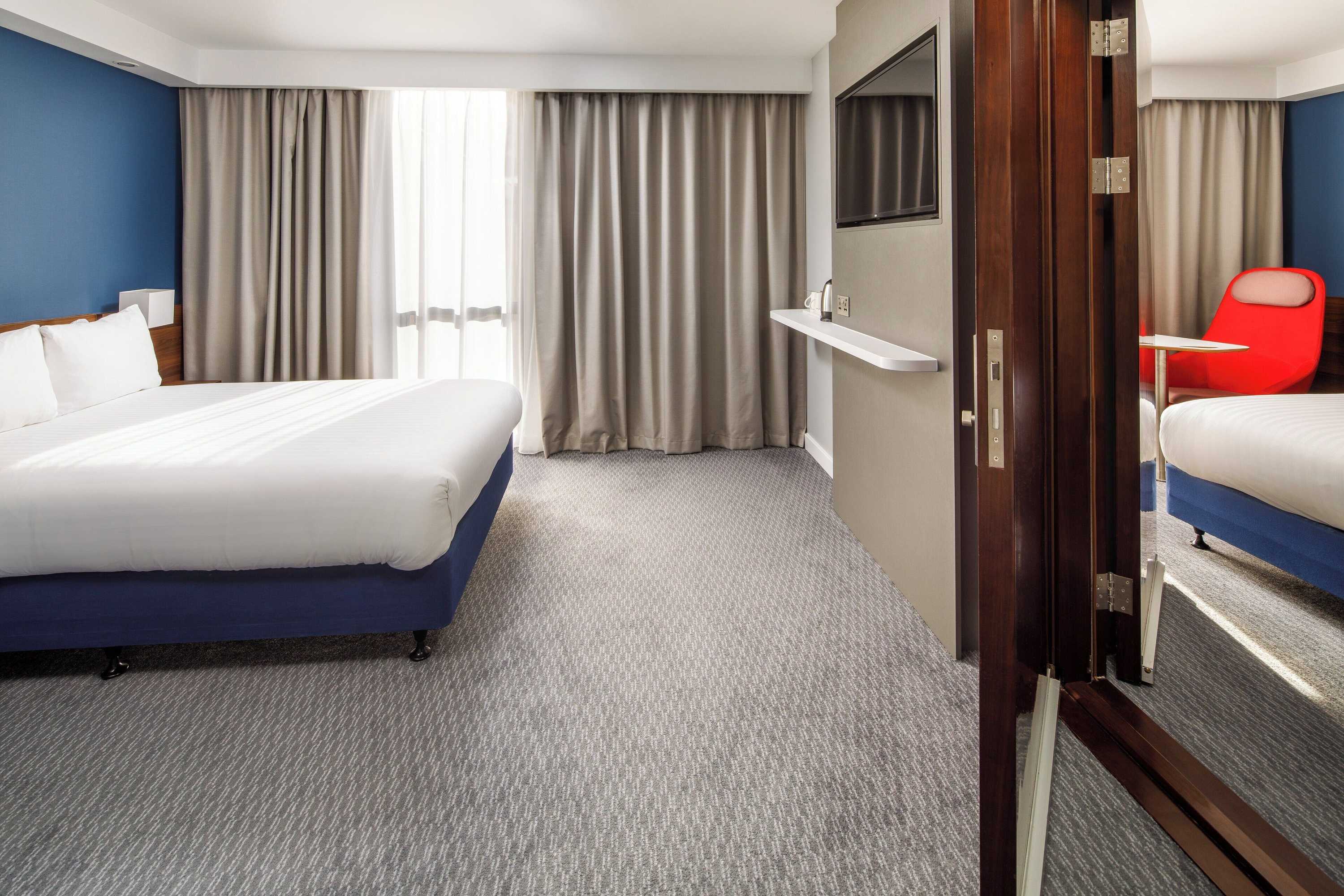 Gift card for Holiday Inn Express London - Excel Gift card for Holiday Inn Express London - Excel