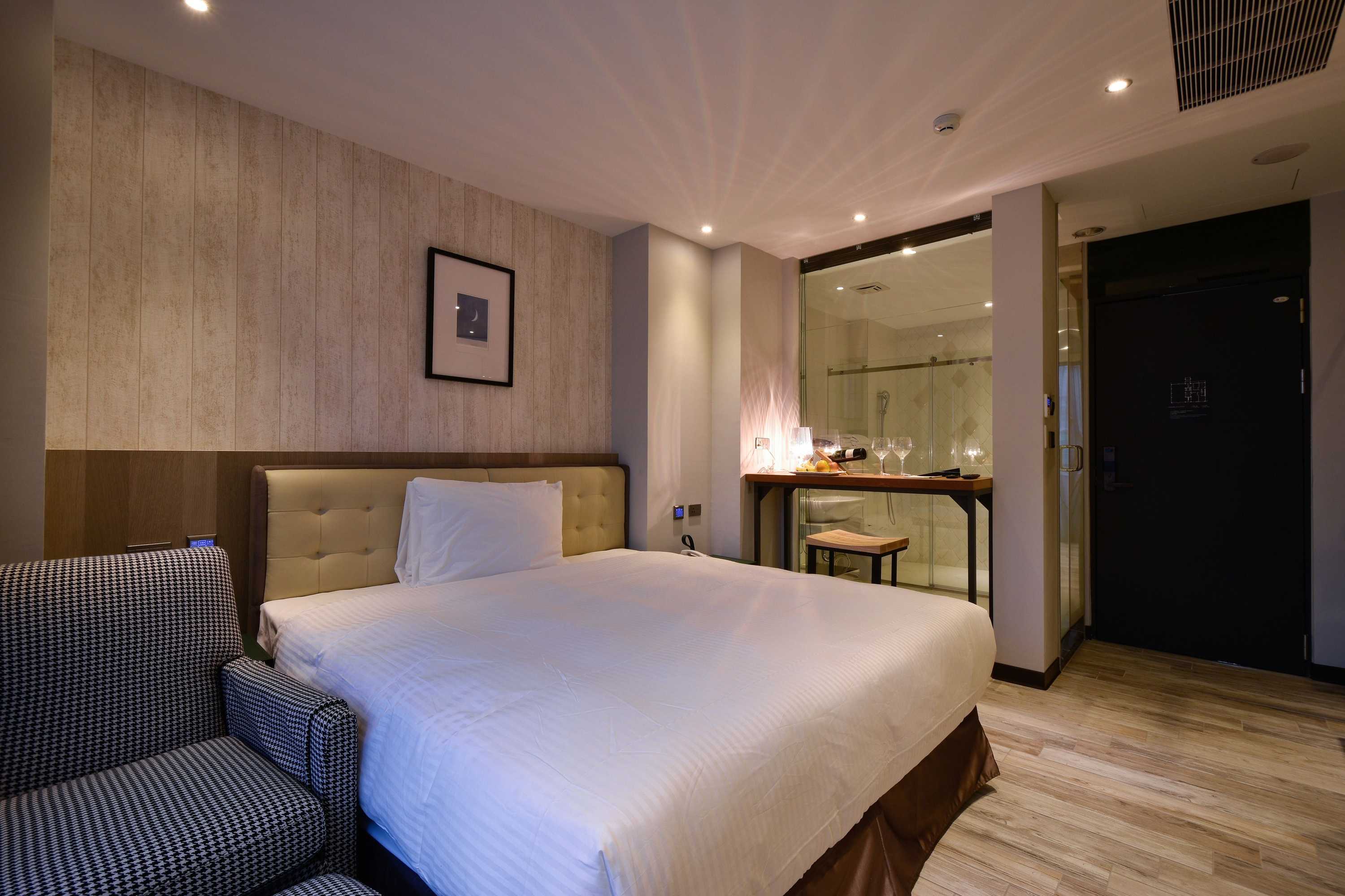 Gift card for 3 Door Hotel Gift card for 3 Door Hotel