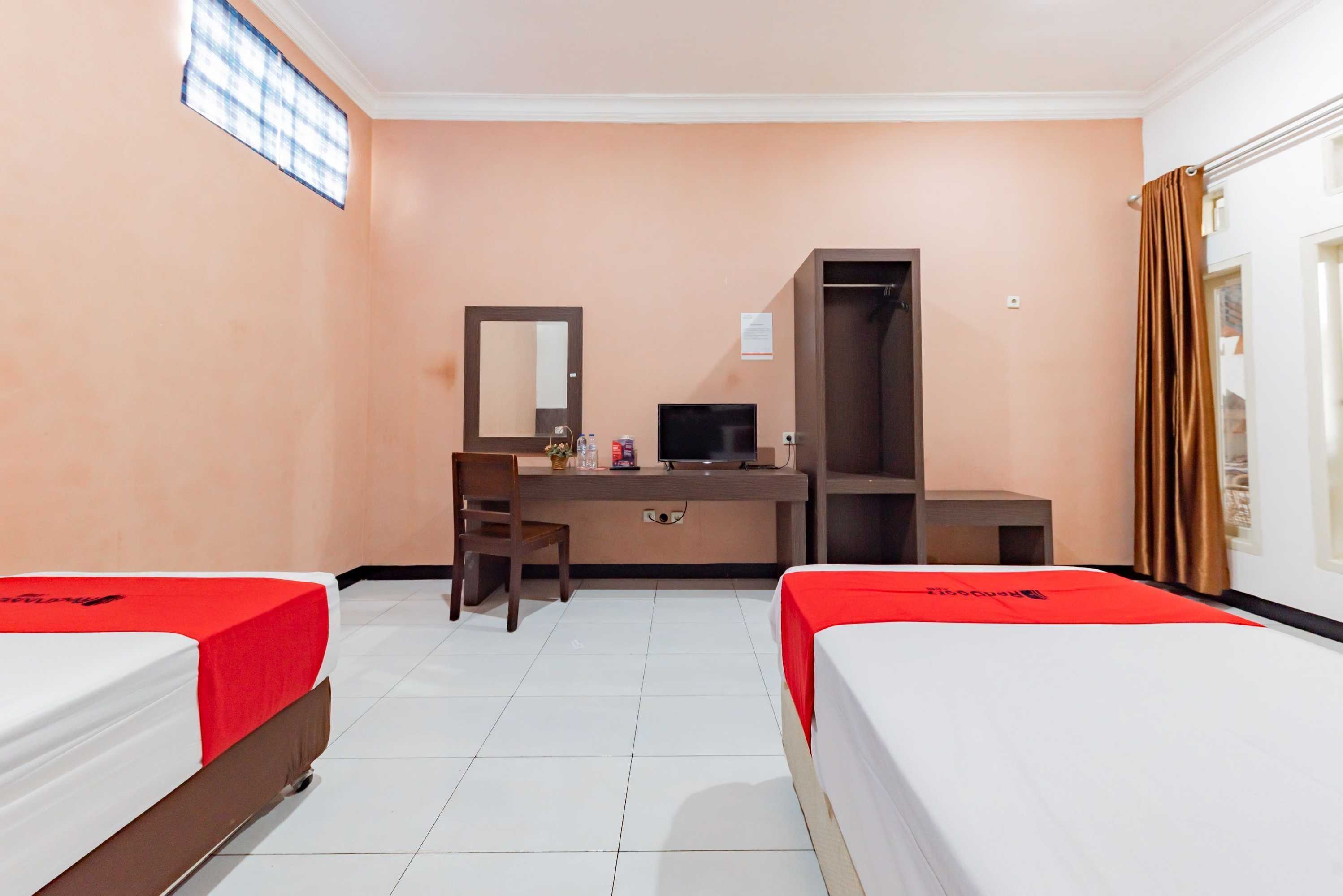 Gift card for Reddoorz Near Kejaksan Station Cirebon Gift card for Reddoorz Near Kejaksan Station Cirebon