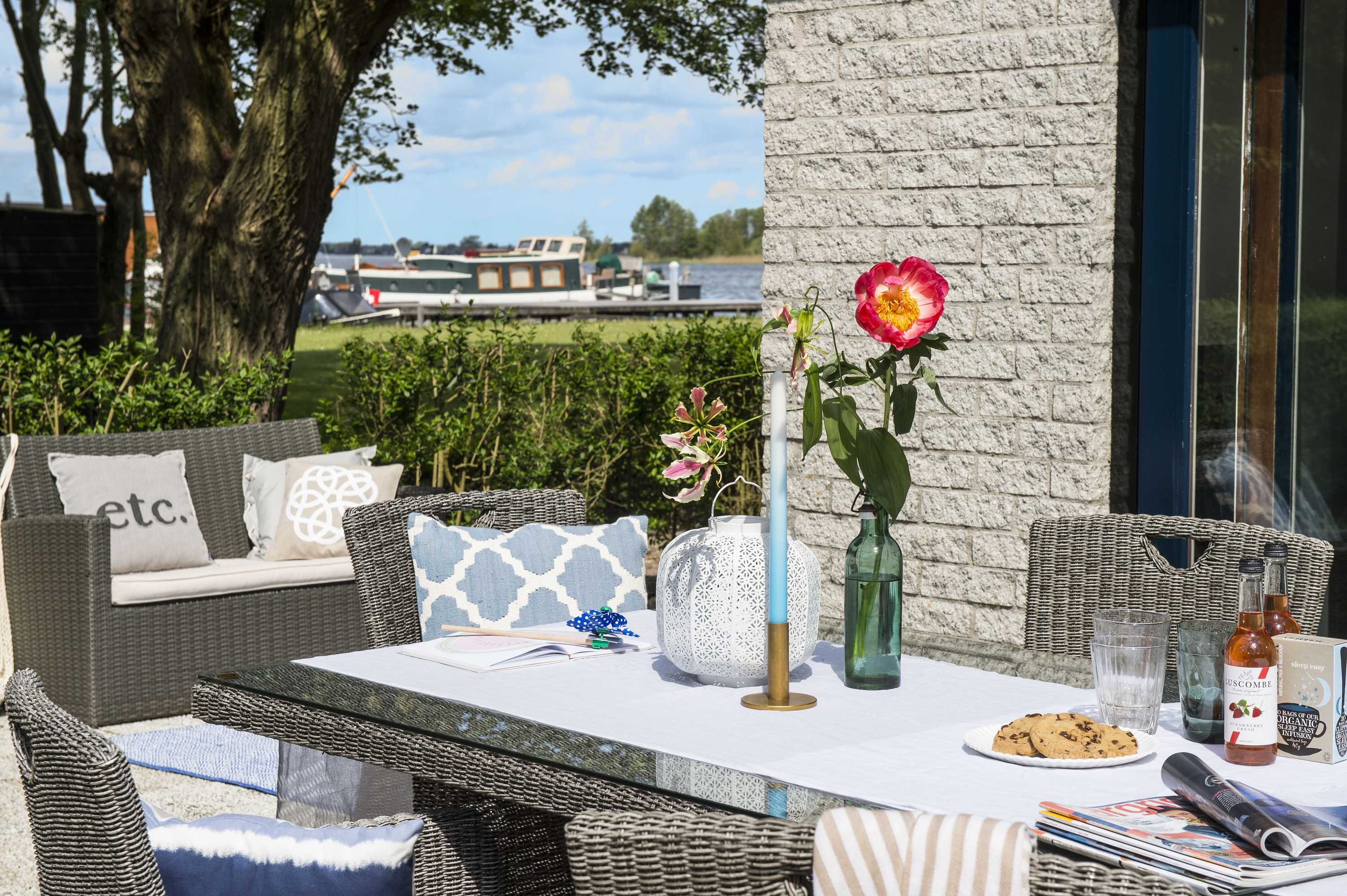 Gift card for Loosdrecht Rien Van Den Broeke Village Gift card for Loosdrecht Rien Van Den Broeke Village
