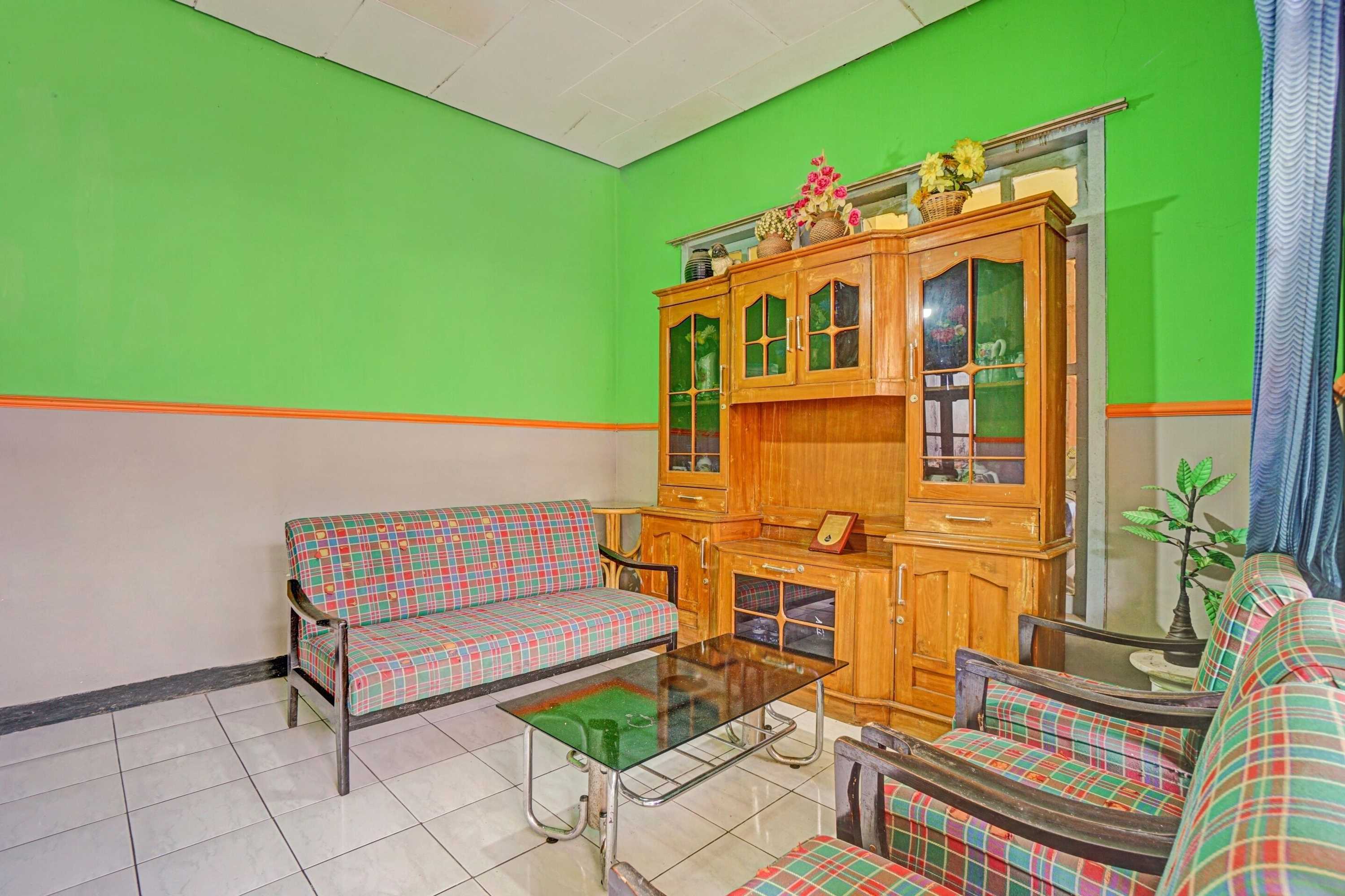 Gift card for Oyo Life 90321 Ken Ken Villa