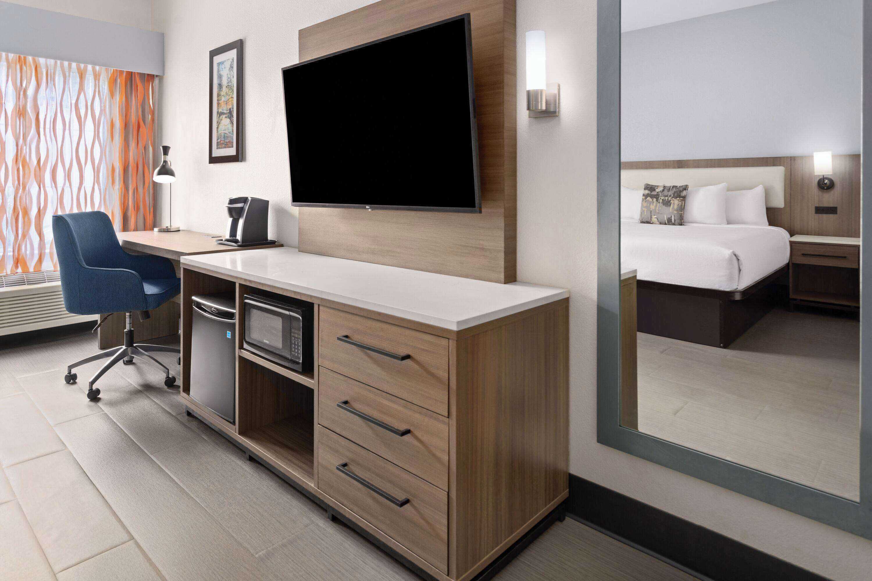 Gift card for La Quinta Inn & Suites by Wyndham Atlanta South - Newnan