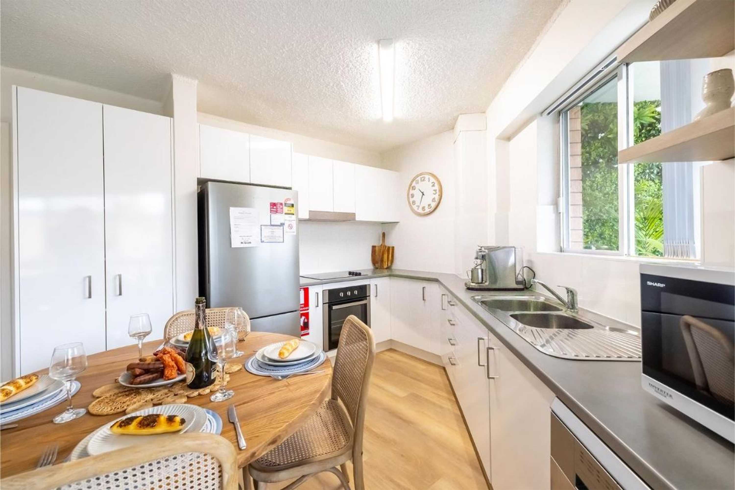 Gift card for Thurlow Lodge, 7,6 Thurlow Avenue - Beautifully Styled Unit With Wifi, Views And a Pool