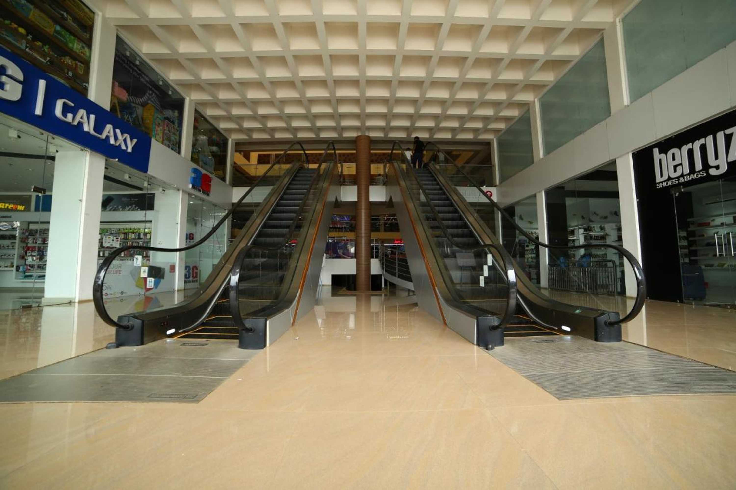 Gift card for Vavas Inn & Suites