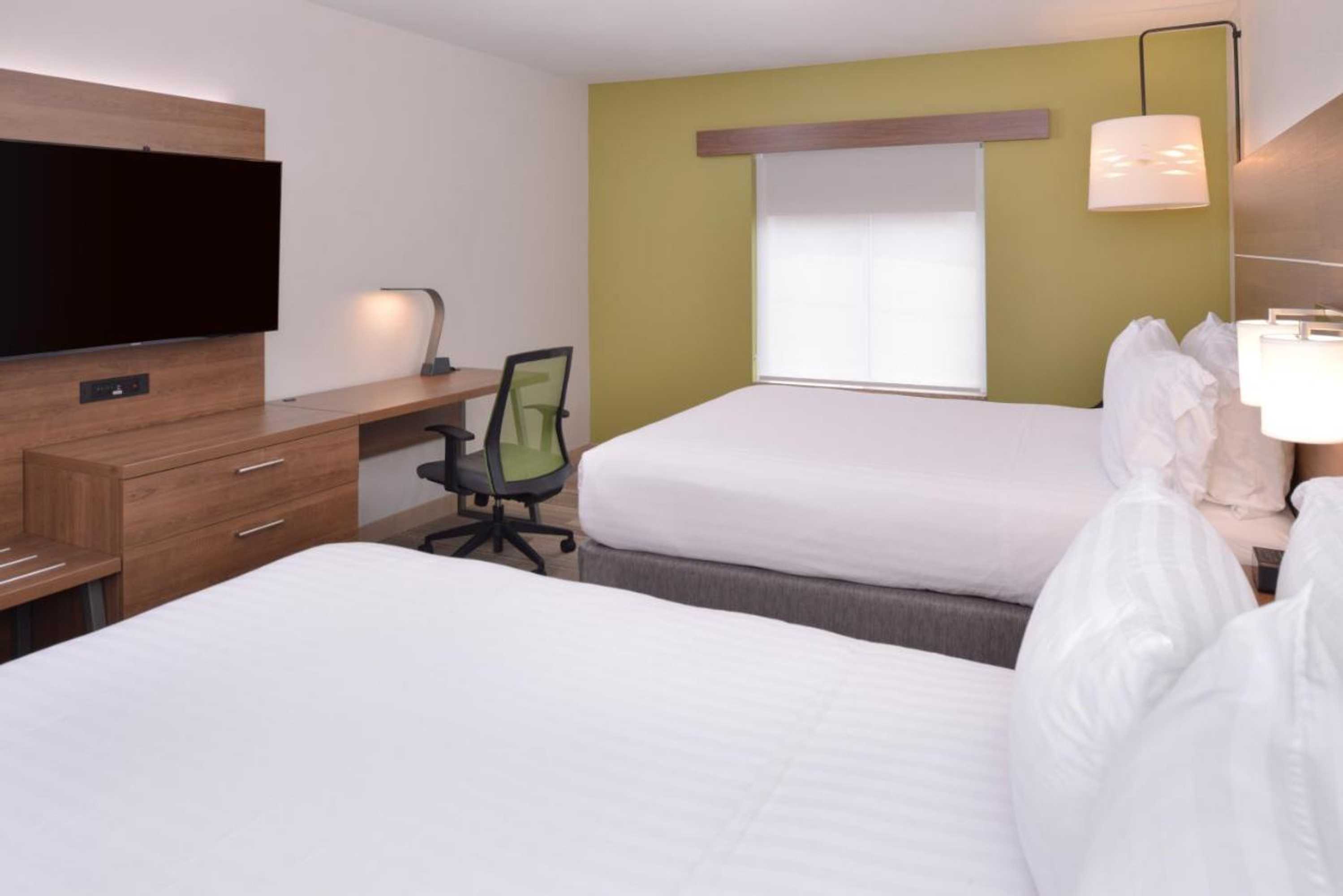 Gift card for Holiday Inn Express & Suites Parkersburg-Mineral Wells by Ihg Gift card for Holiday Inn Express & Suites Parkersburg-Mineral Wells by Ihg