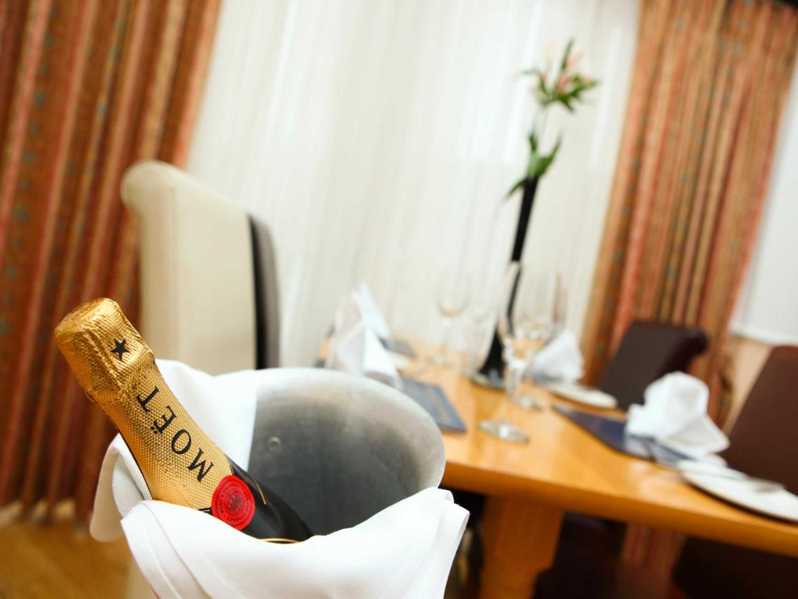 Gift card for Cambridge Hotel Gatwick