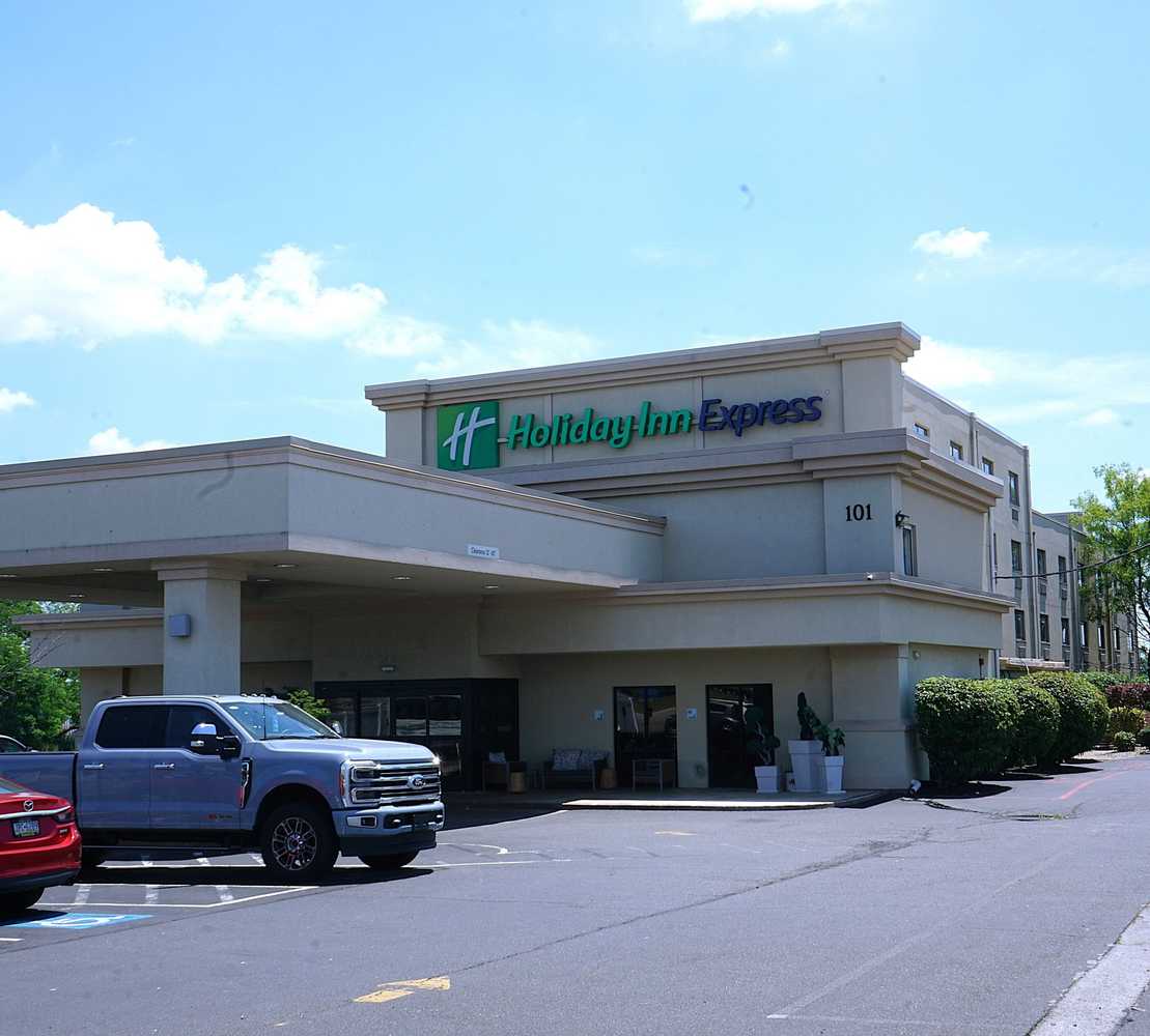 Gift card for Holiday Inn Express Philadelphia Airport by Ihg Gift card for Holiday Inn Express Philadelphia Airport by Ihg
