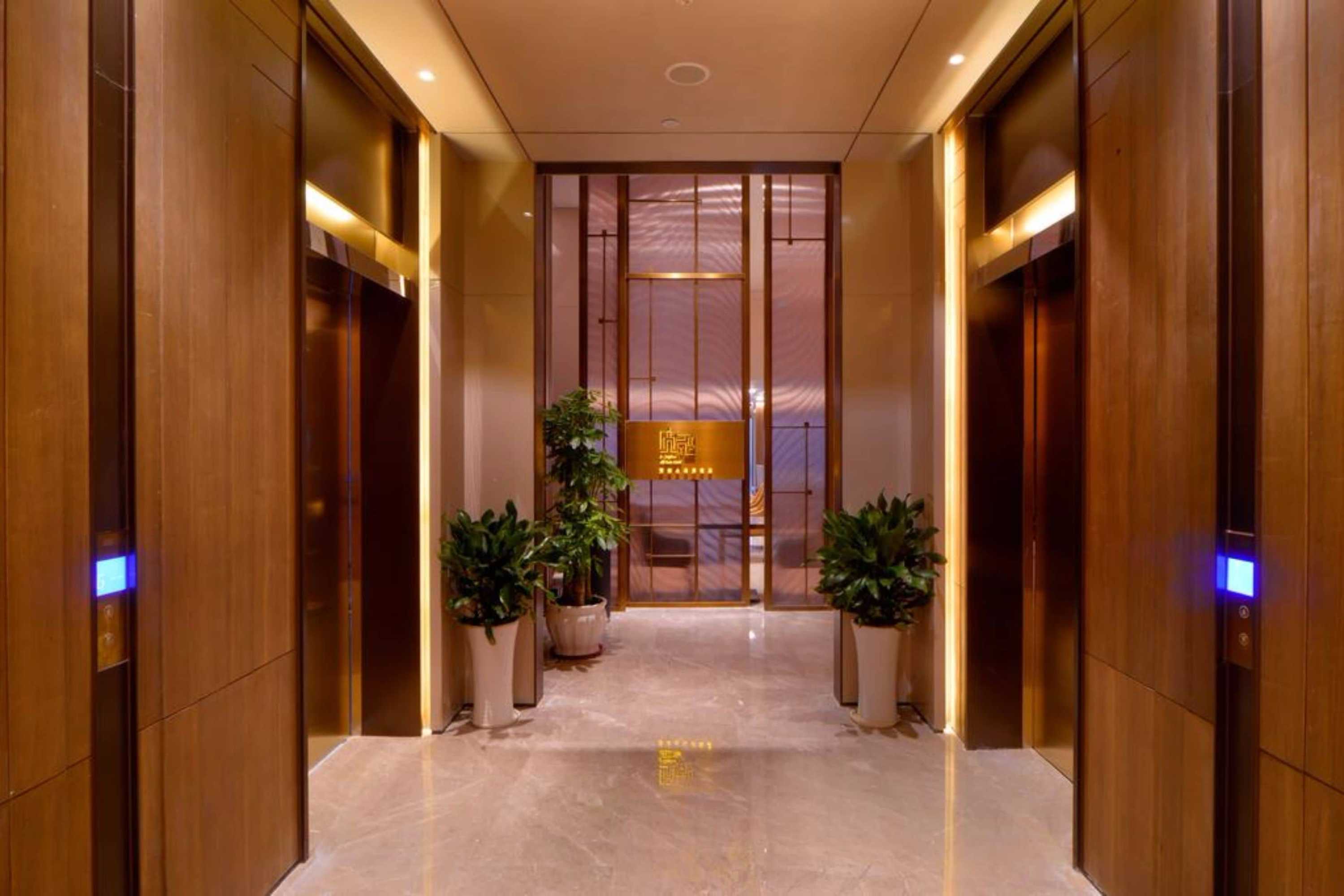 Gift card for Kuanrong Luxury Suites Hotel - Daping Times Square Gift card for Kuanrong Luxury Suites Hotel - Daping Times Square