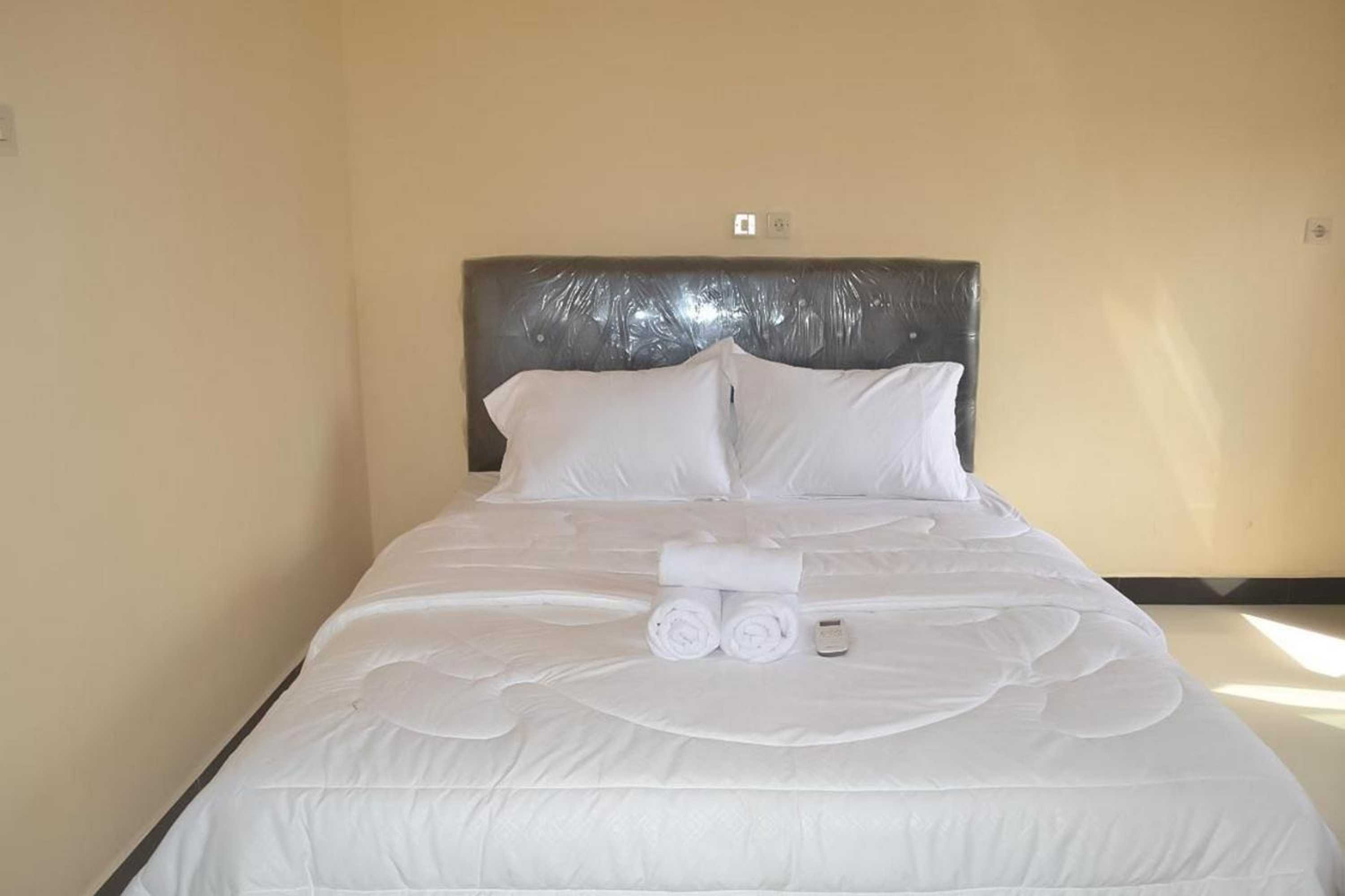 Gift card for Artayya Puri Homestay Near Terminal Purabaya Madiun Mitra Reddoorz