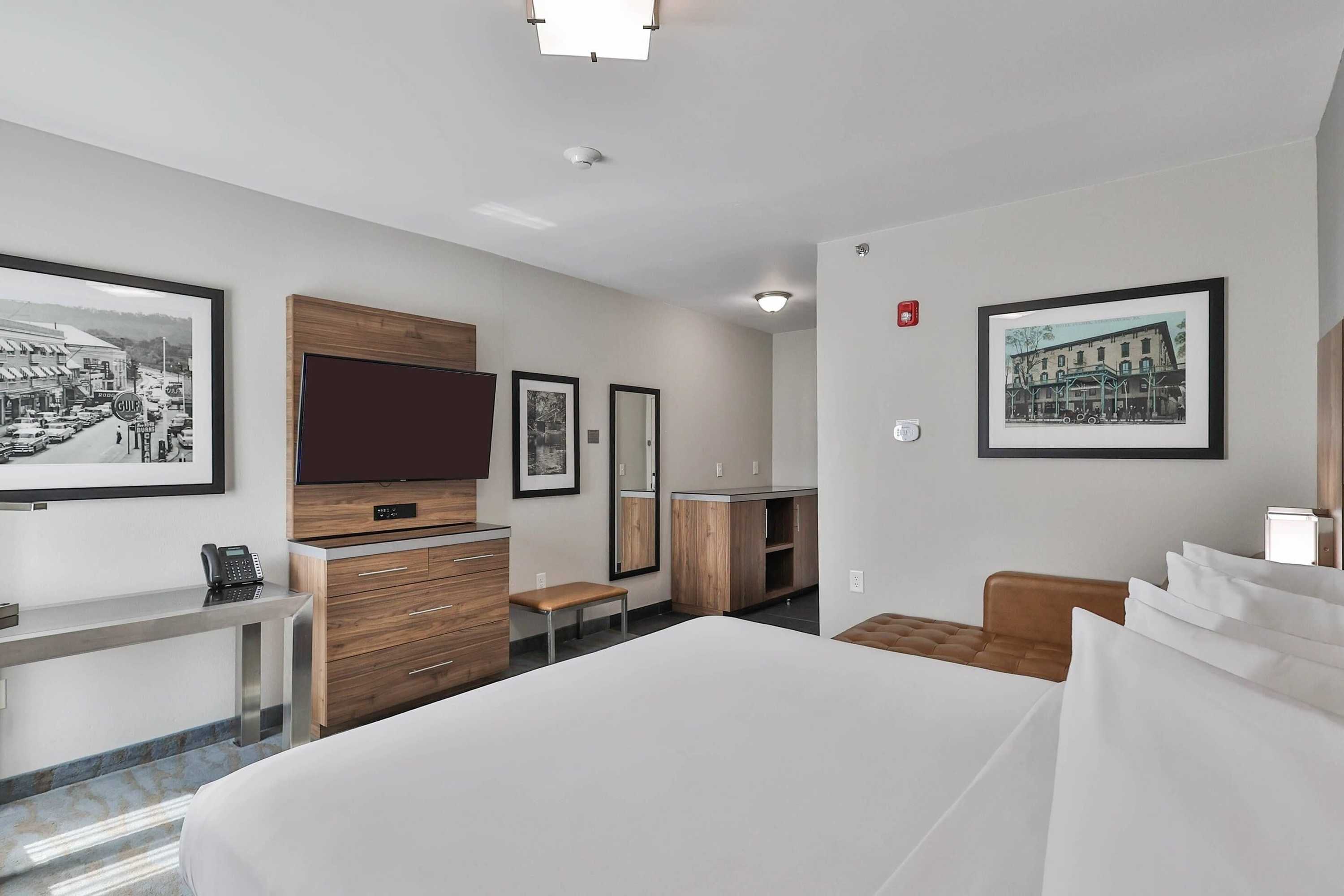 Gift card for The Penn Stroud, Stroudsburg - Poconos, Ascend Hotel Collection Gift card for The Penn Stroud, Stroudsburg - Poconos, Ascend Hotel Collection