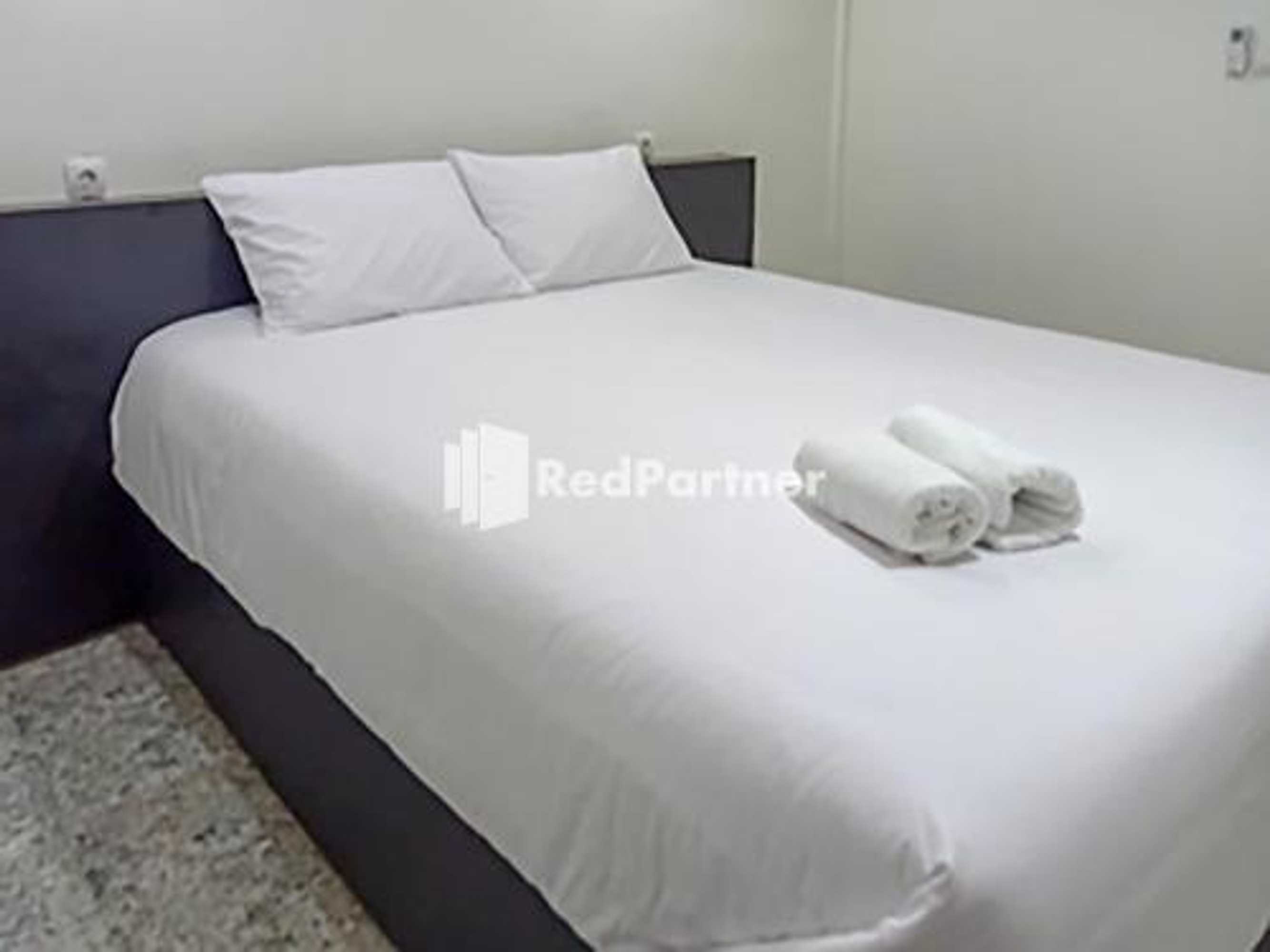 Gift card for Hotel Trikatu Kendal Near Taman Kota Weleri Mitra Reddoorz Gift card for Hotel Trikatu Kendal Near Taman Kota Weleri Mitra Reddoorz