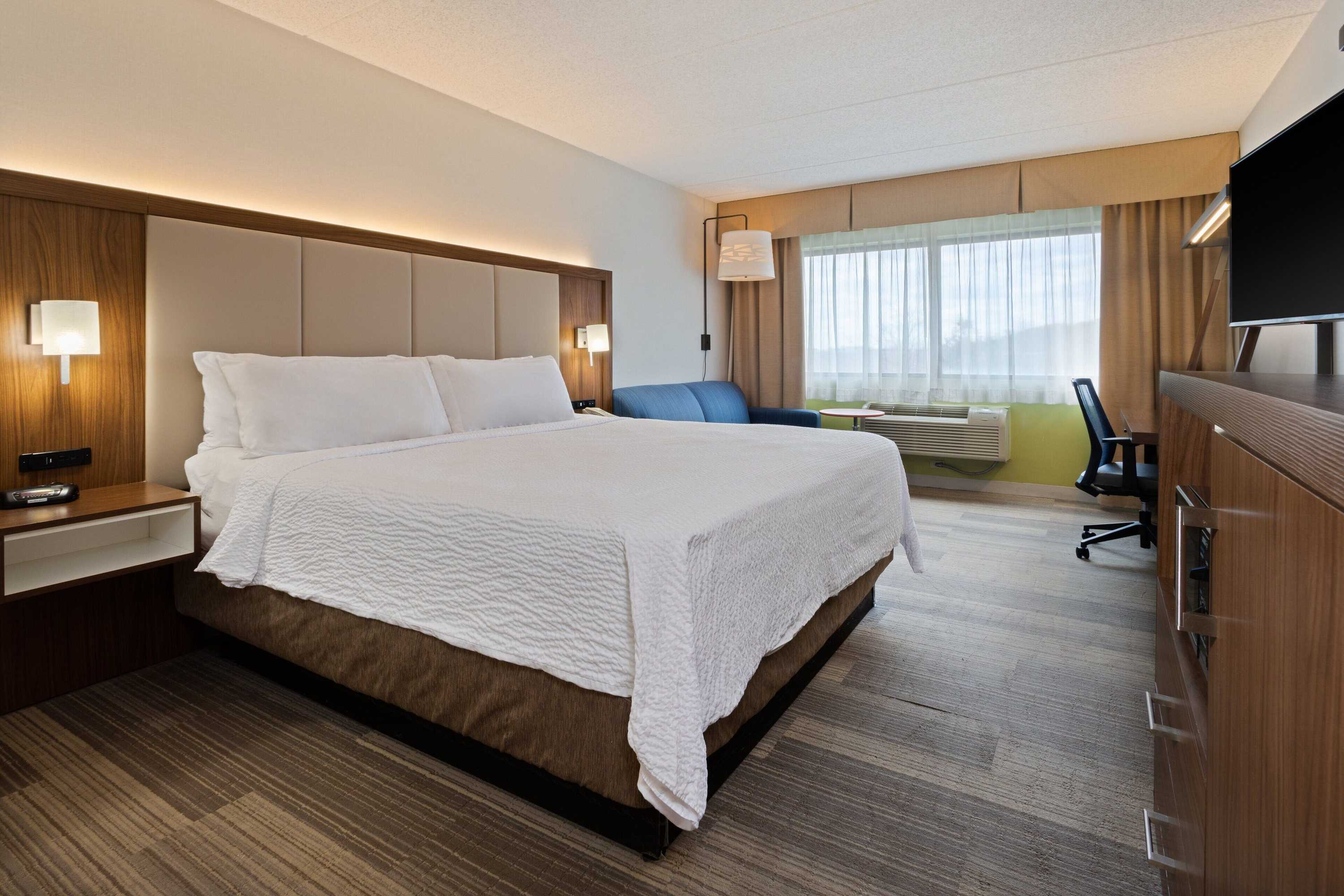 Gift card for Holiday Inn Express Hauppauge by Ihg Gift card for Holiday Inn Express Hauppauge by Ihg