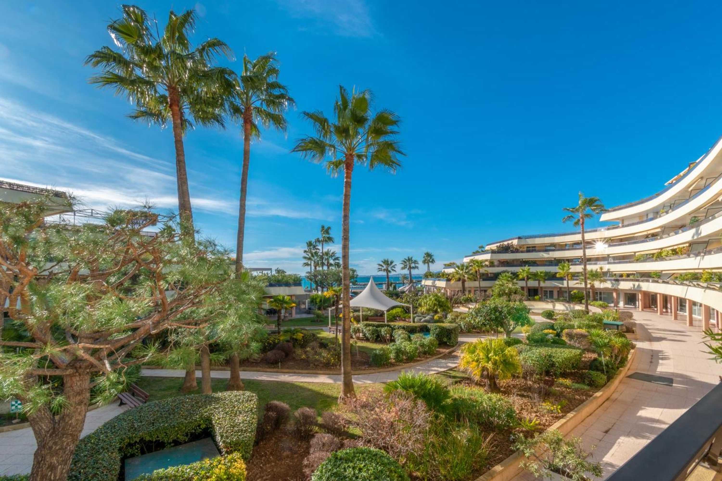 Gift card for Holiday Inn Nice-Port St Laurent by Ihg