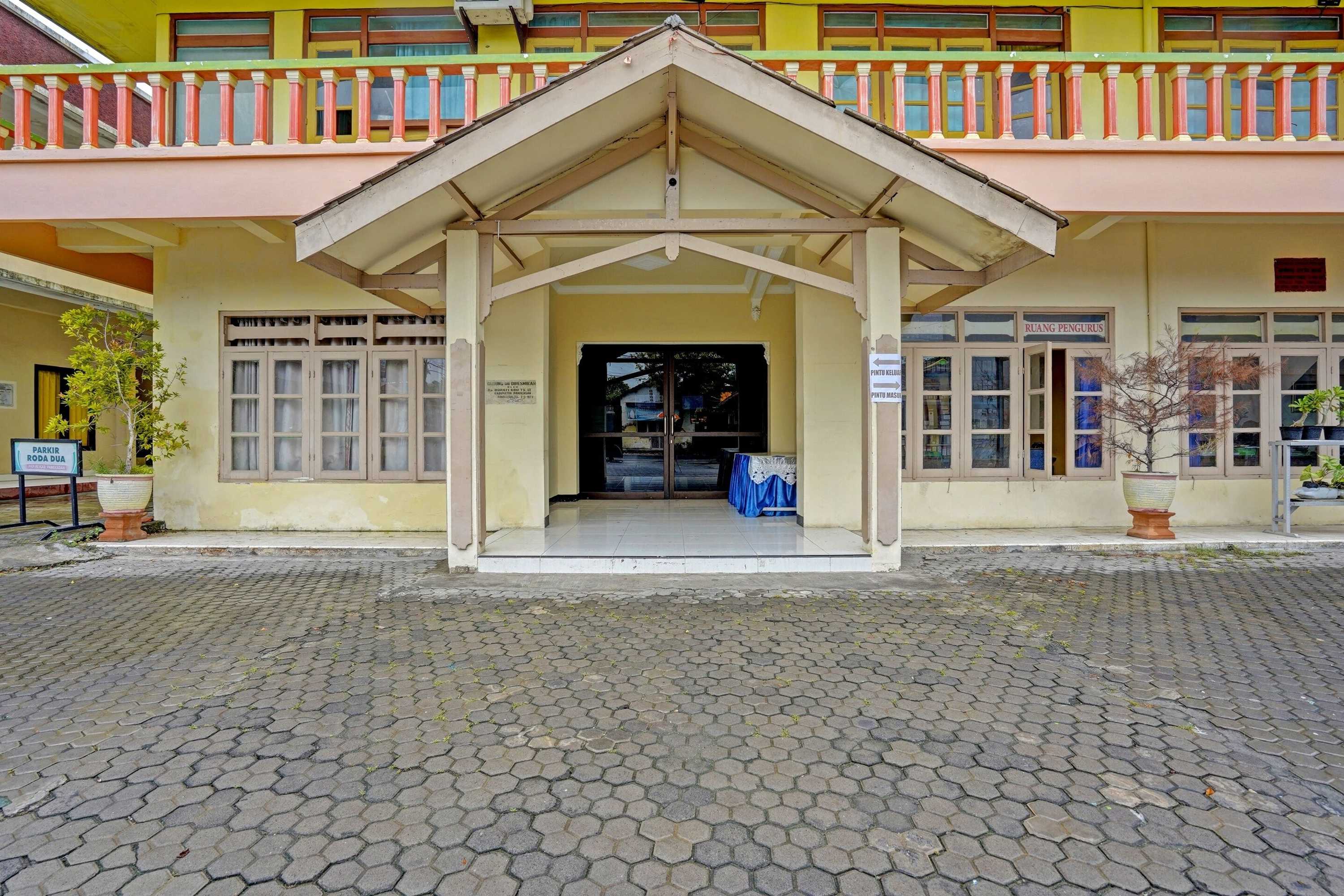 Gift card for Oyo 2708 Hotel Kemuning Syariah Gift card for Oyo 2708 Hotel Kemuning Syariah
