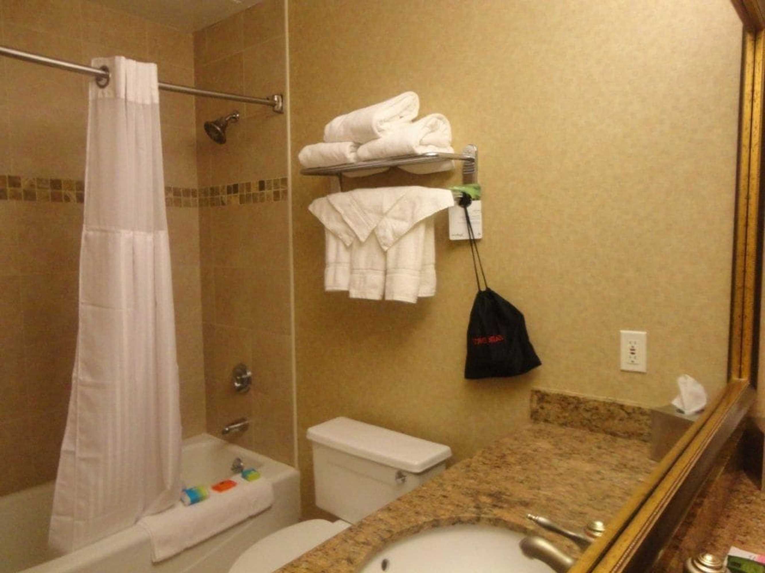 Gift card for Hampton Inn Glendale Milwaukee, WI Gift card for Hampton Inn Glendale Milwaukee, WI