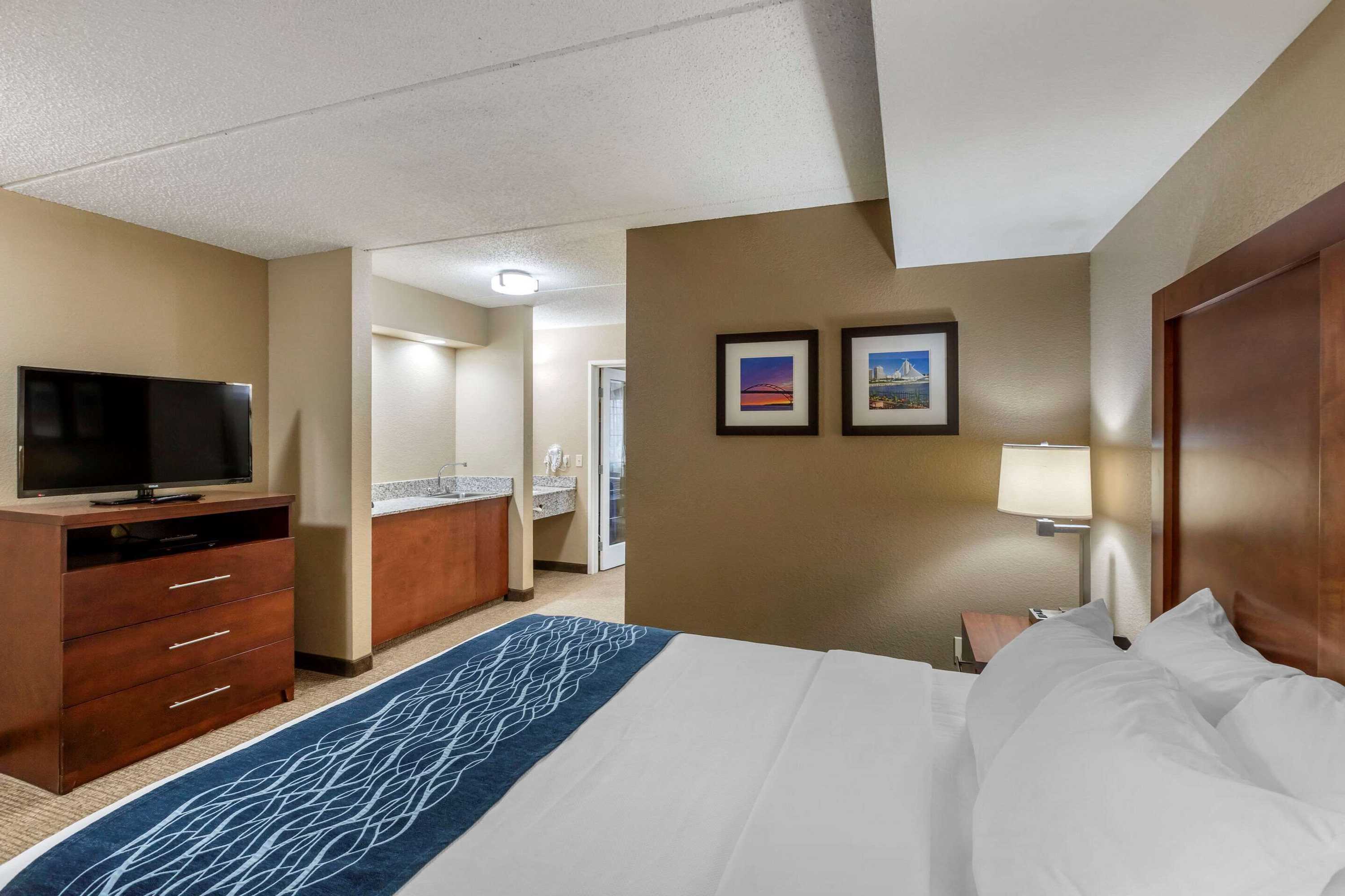 Gift card for Comfort Inn & Suites Jackson - West Bend Gift card for Comfort Inn & Suites Jackson - West Bend