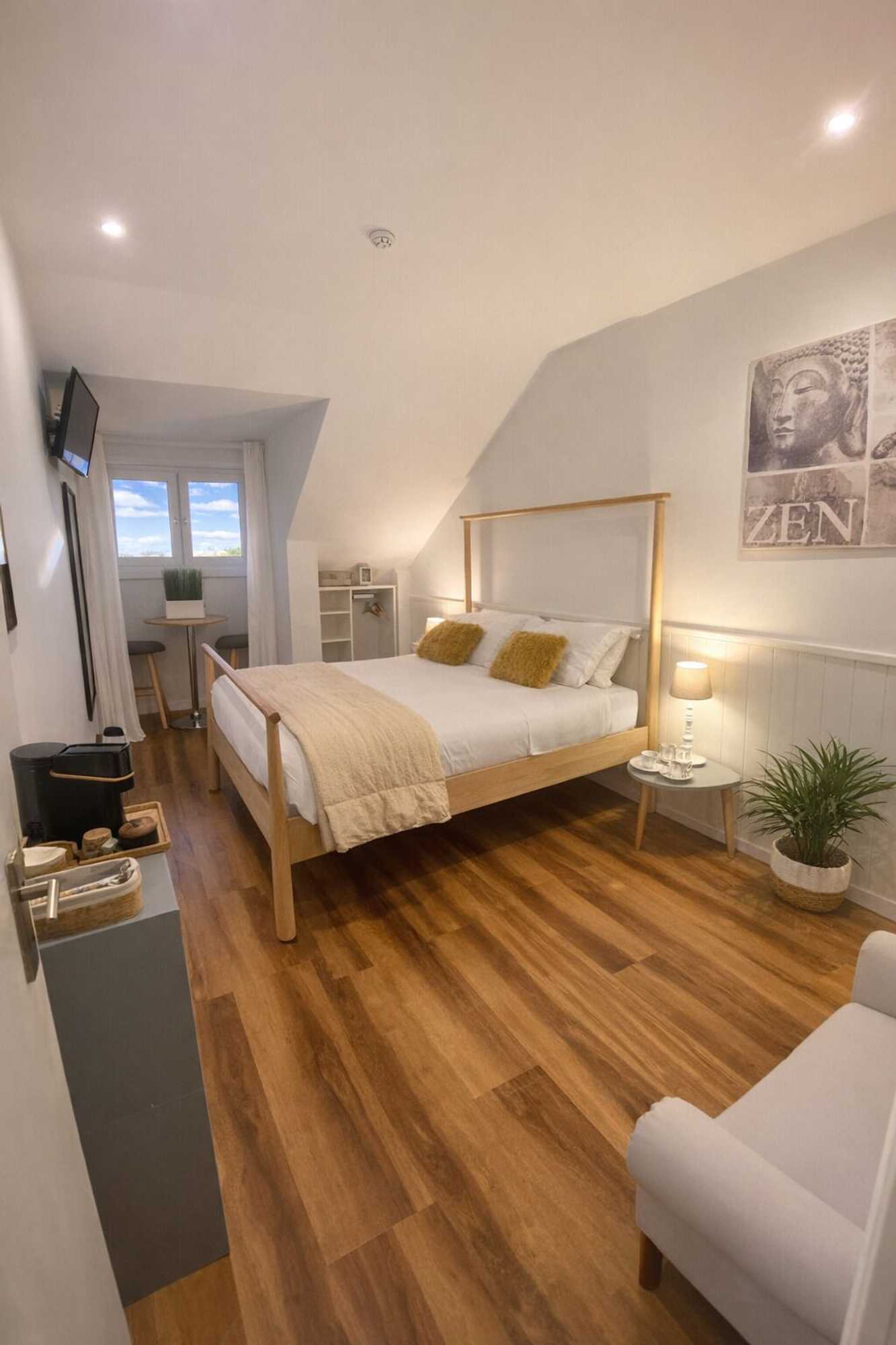 Gift card for Naval Guest House & Bistrô