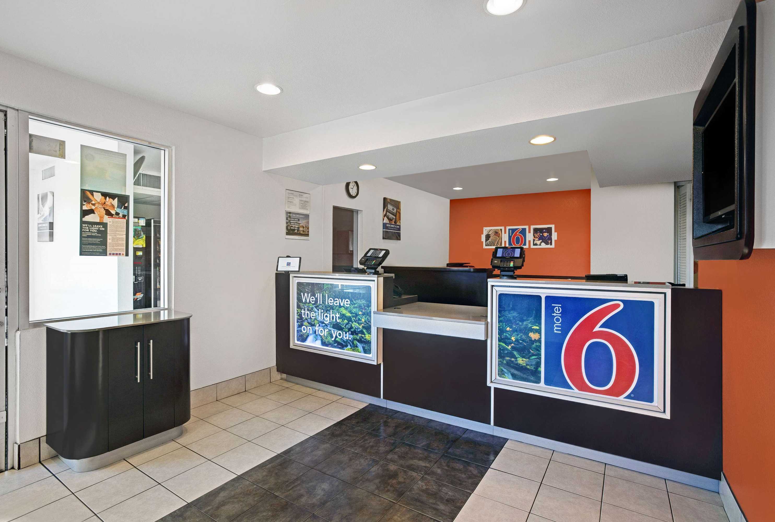 Gift card for Motel 6 Troutdale, OR - Portland East