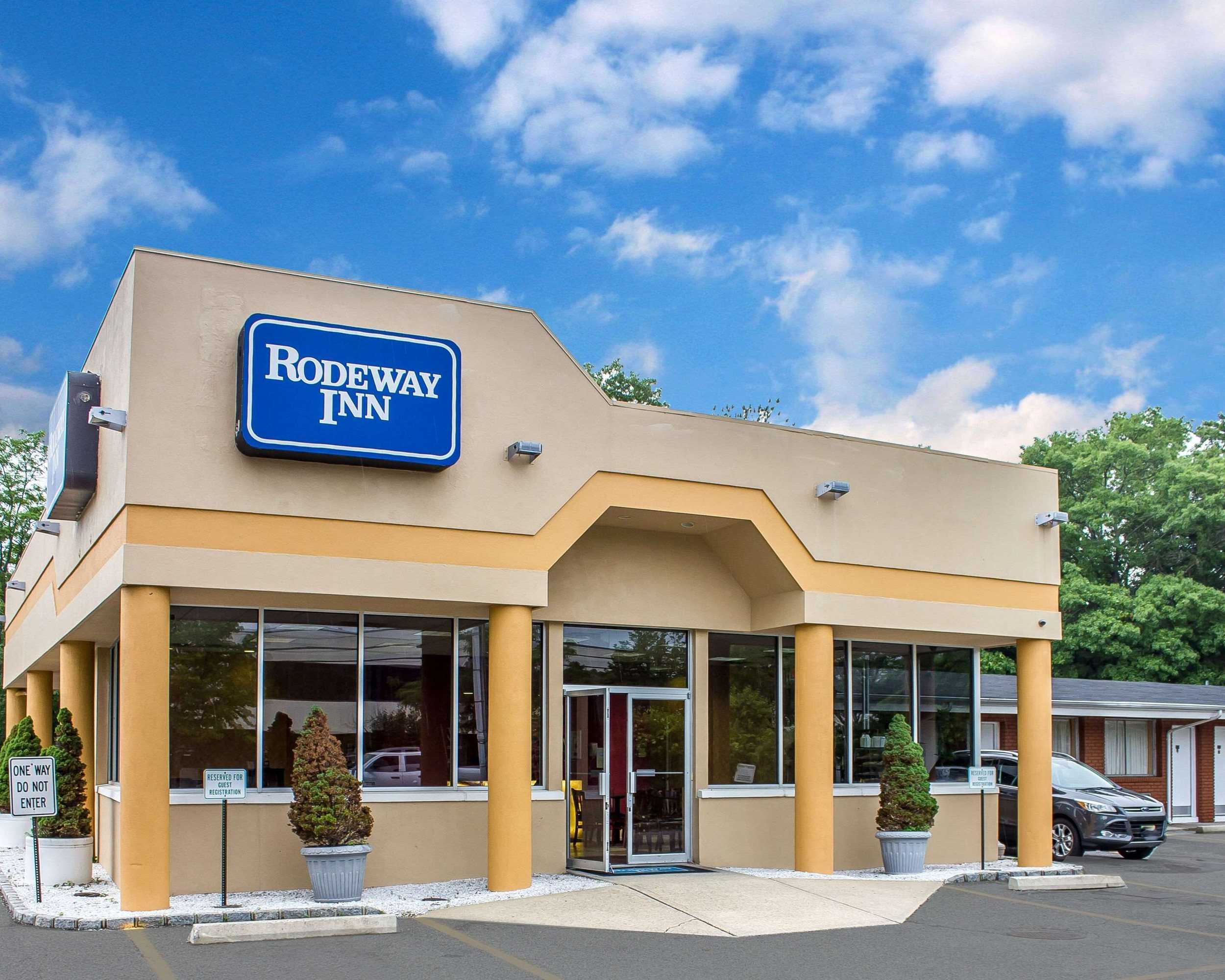Gift card for Rodeway Inn Macarthur Airport Gift card for Rodeway Inn Macarthur Airport